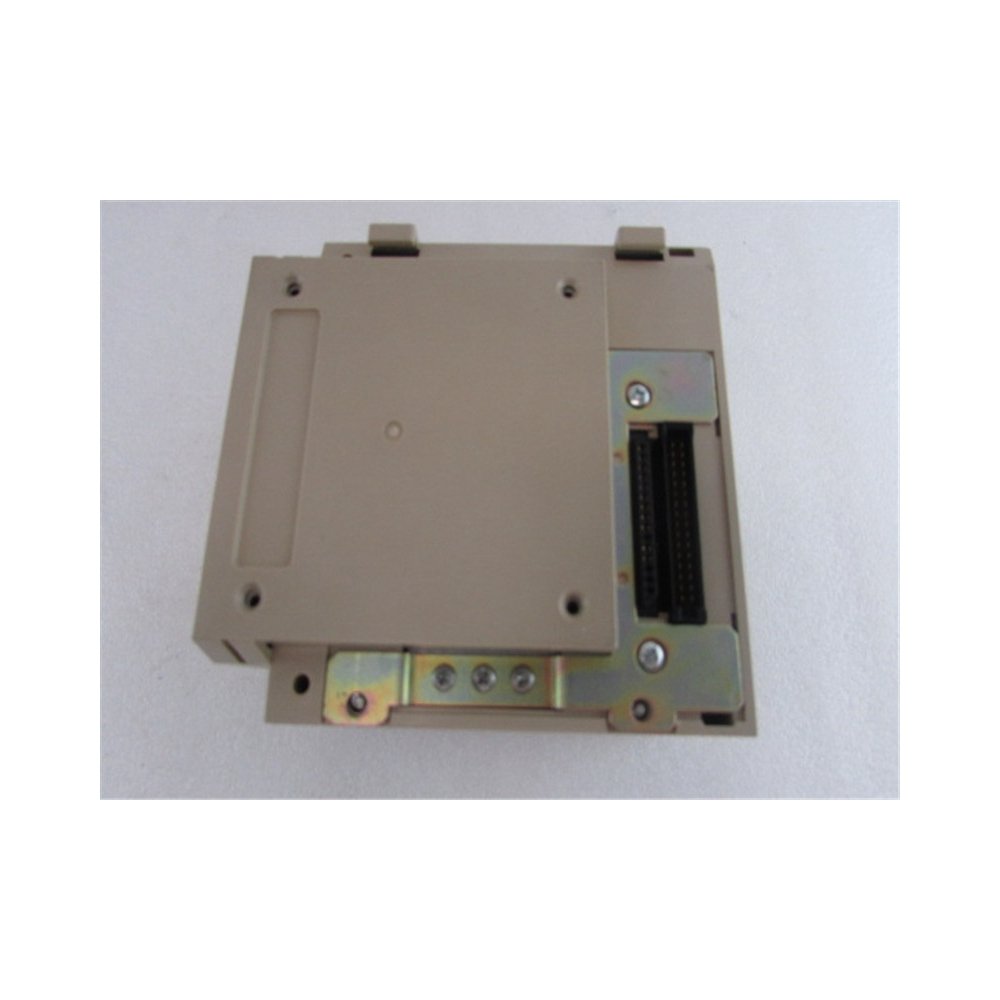 CPM2C-8ER plc controller Compact PLC series A versatile controller In stock