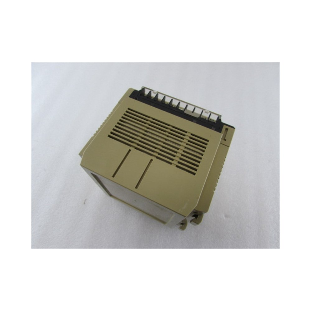 CPM2C-8ER plc controller Compact PLC series A versatile controller In stock