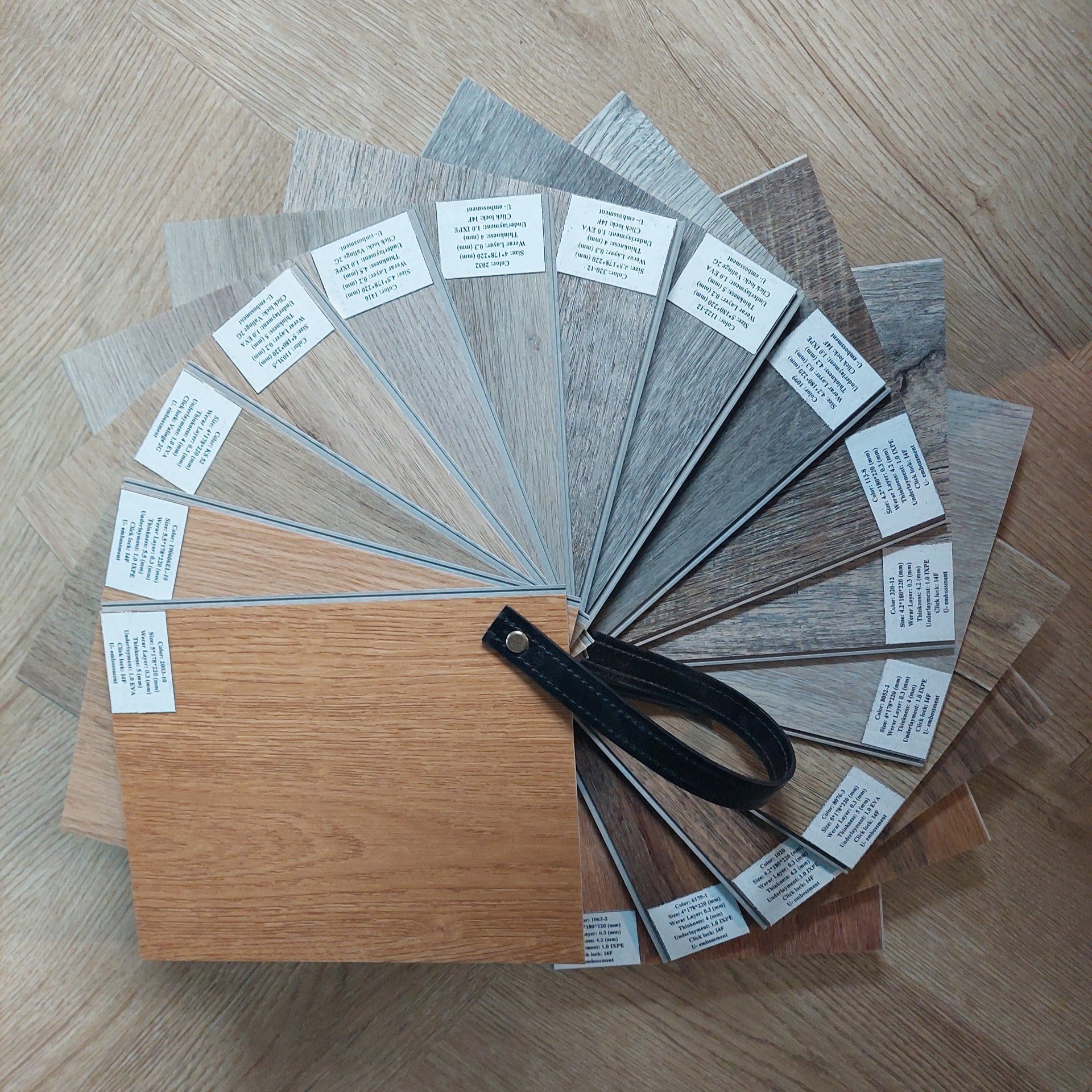 Best Selling Luxury SPC Click Wood Grain PVC LVP Decking 5mm Waterproof Flooring Tile for Indoor and Outdoor Projects