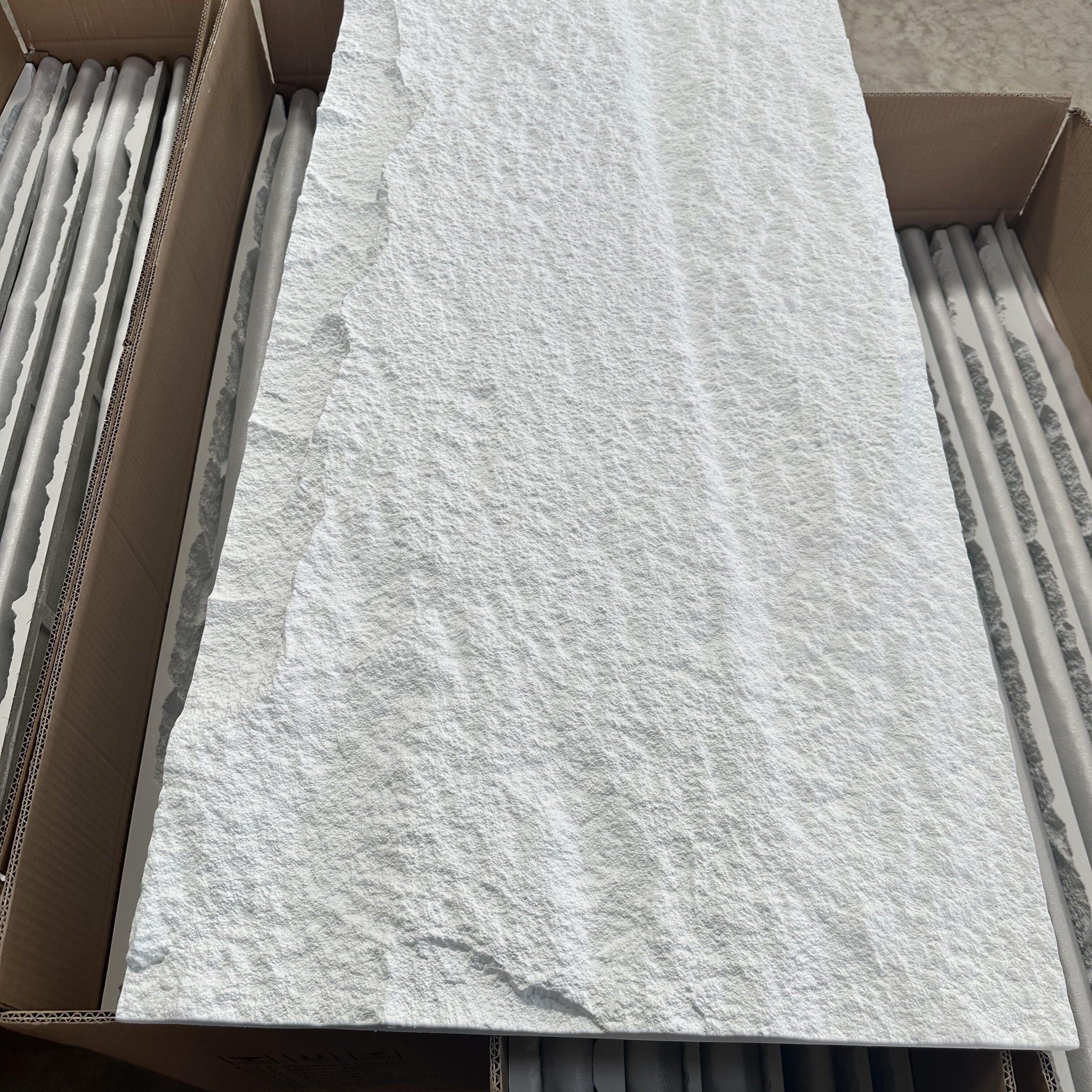 Popular Mushroom PU Stone Wall Panel Lightweight rock wall panel faux stone board outdoor