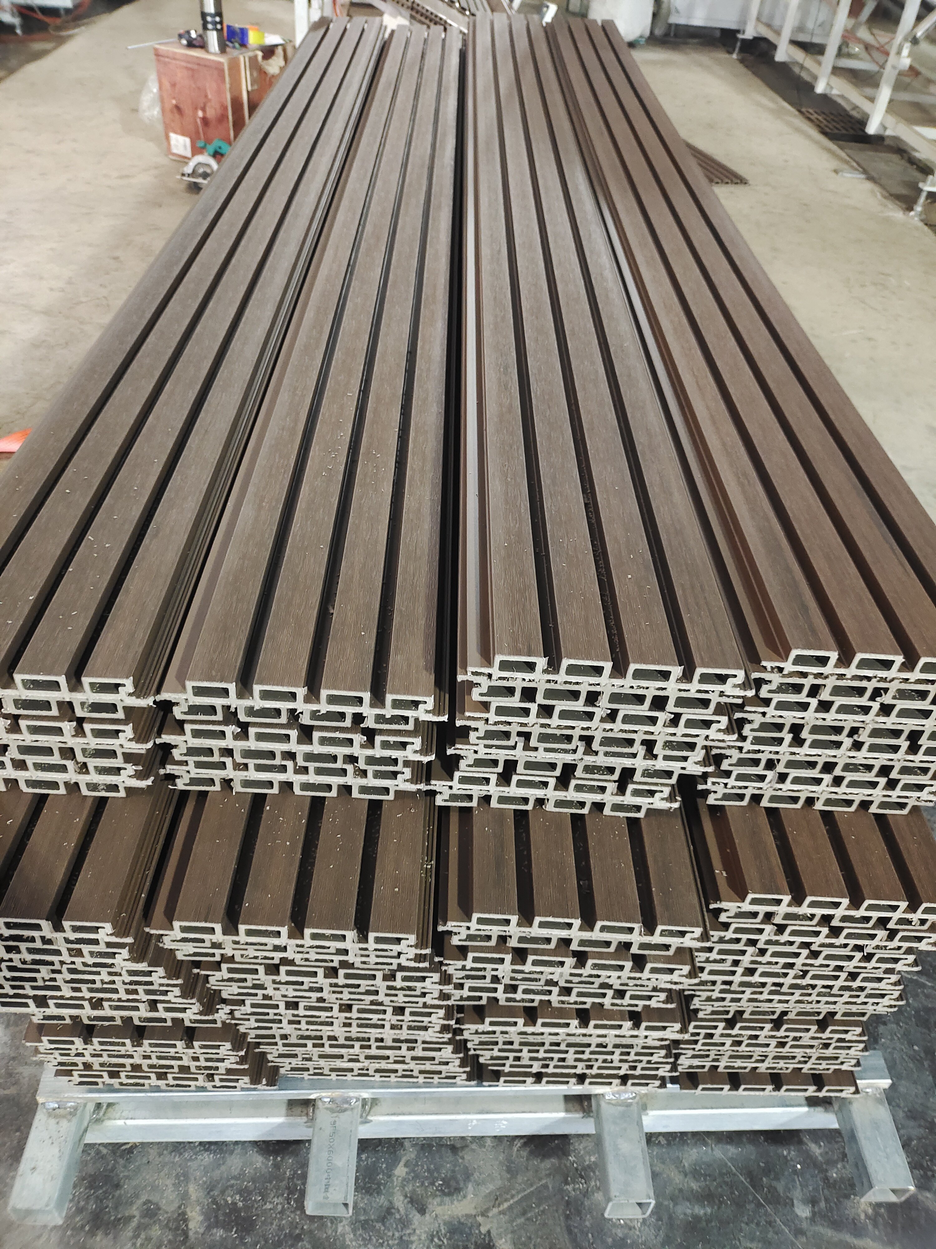 Outdoor wood grain wood plastic composite wpc wall panel wpc board slat wall panel