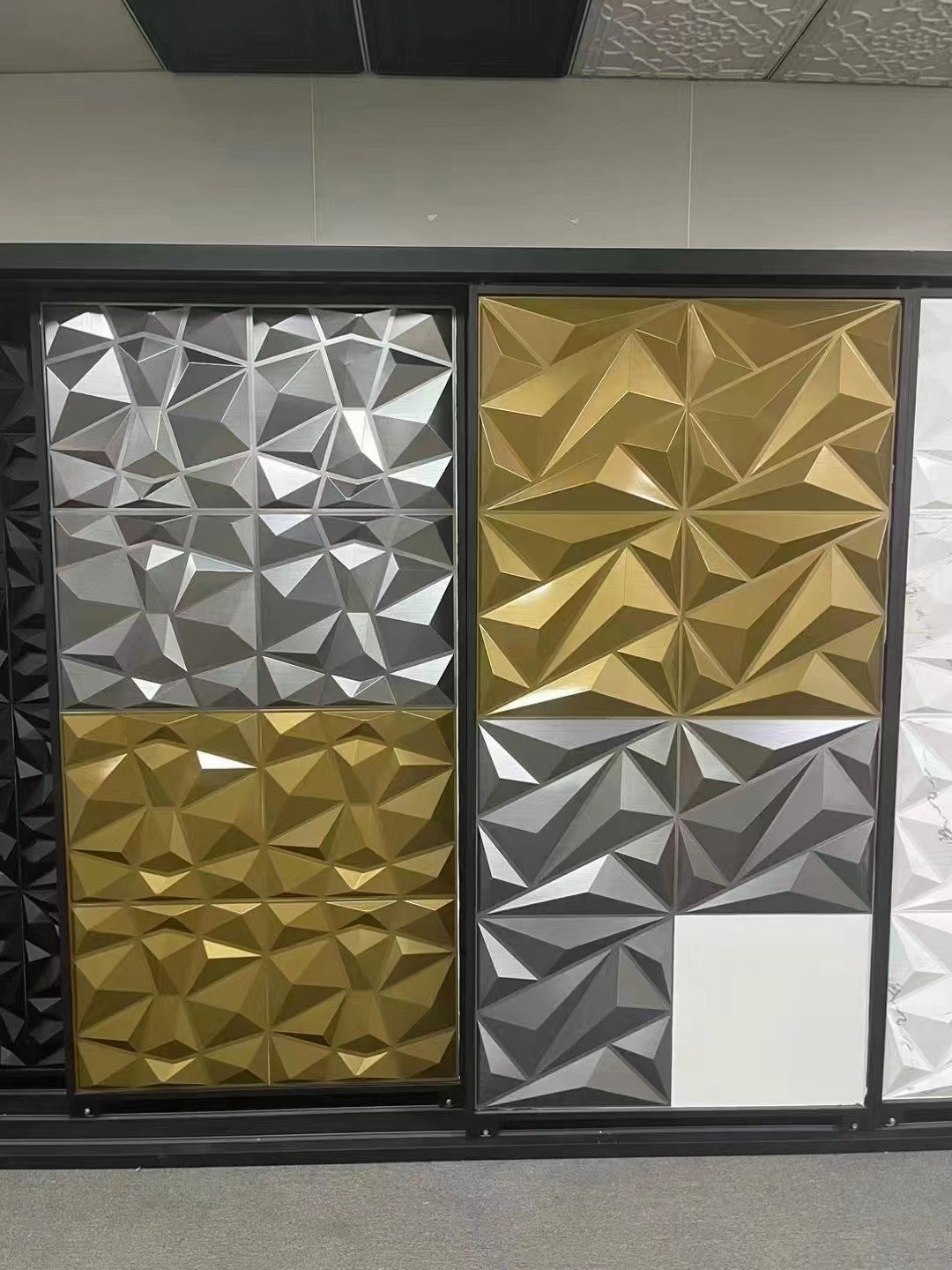 Luxury gold shinny glossy diamond inner decoration pvc wall boards gold 3d wall panel