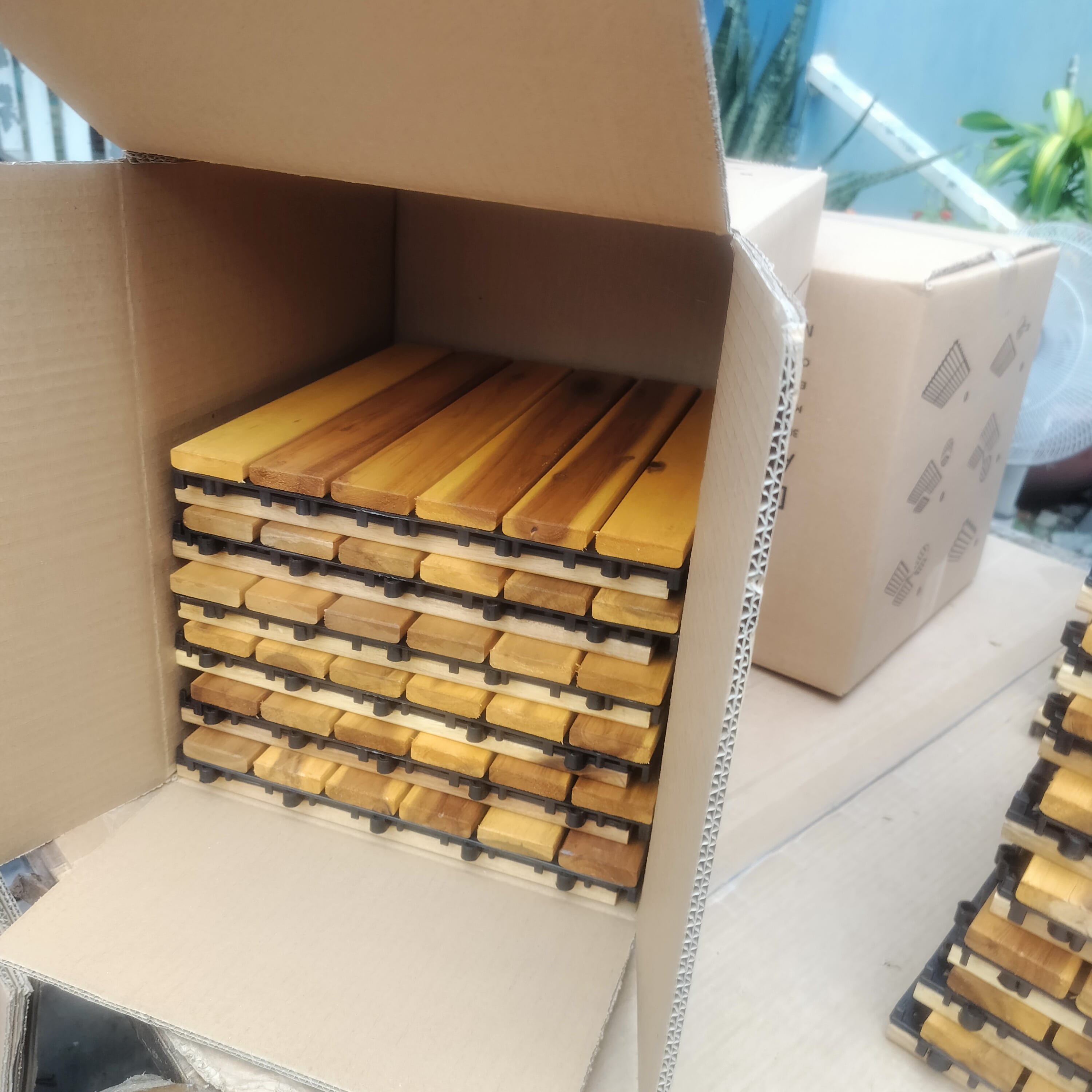 outdoor Deck Tiles Acacia Wood Patio Tiles Flooring Tiles for Both Indoor and Outdoor finishing gold teak 300 x 300 mm