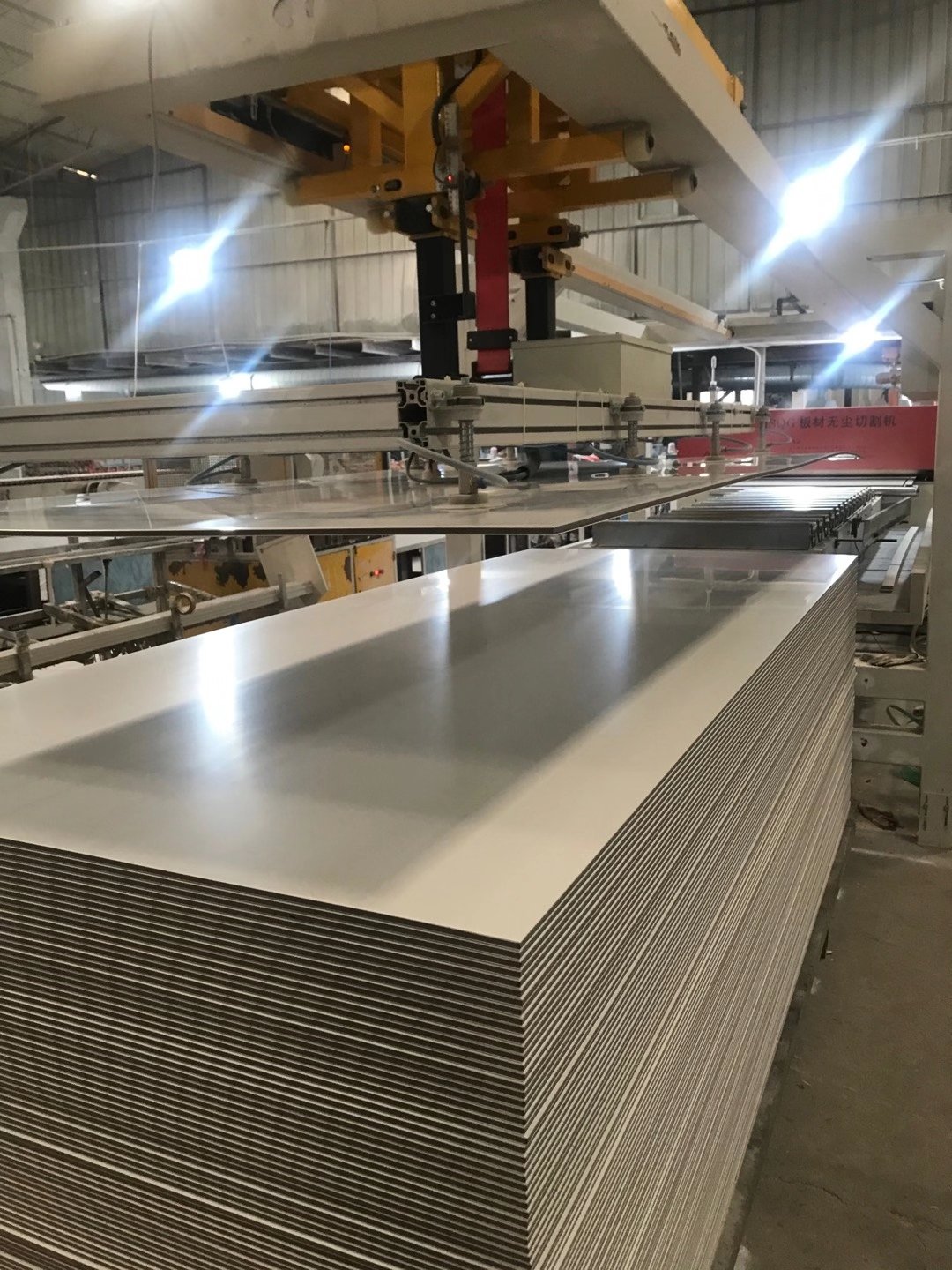 China Factory Price WPC Carbon Crystal Wall Panel Metal Veneer Bamboo Charcoal Board