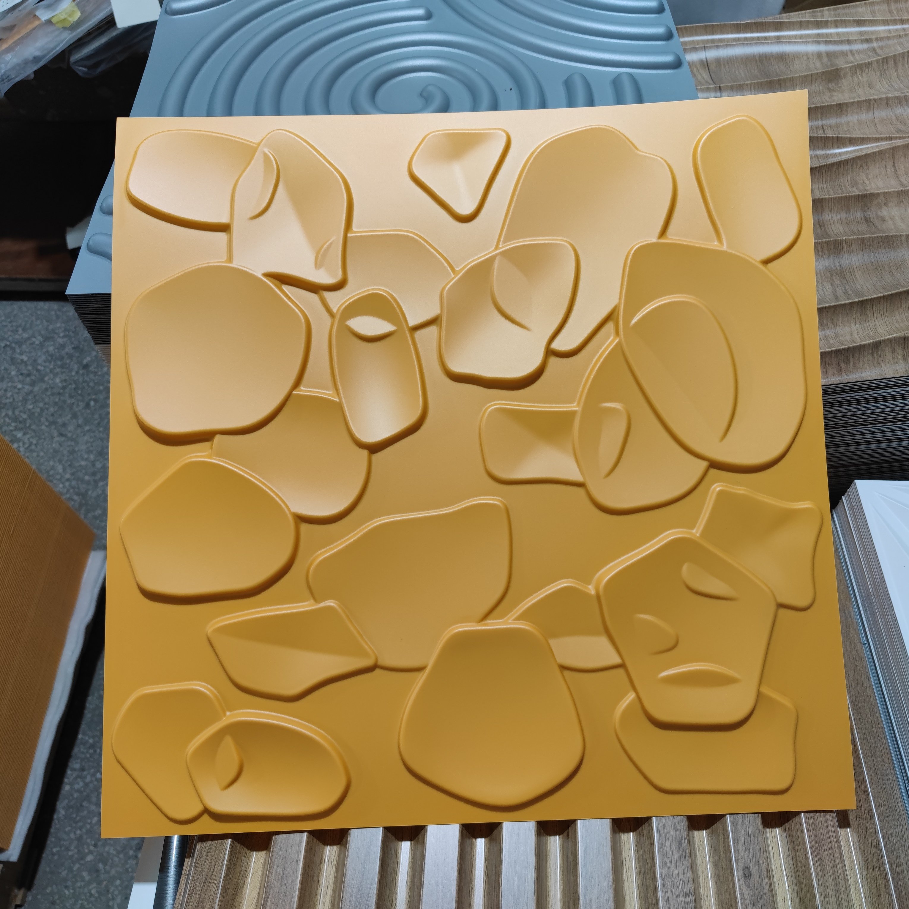 Evrionmental Easy Install Waterproof Pvc Material Mirror 3d Pvc Wall Panel For Interior Decoration