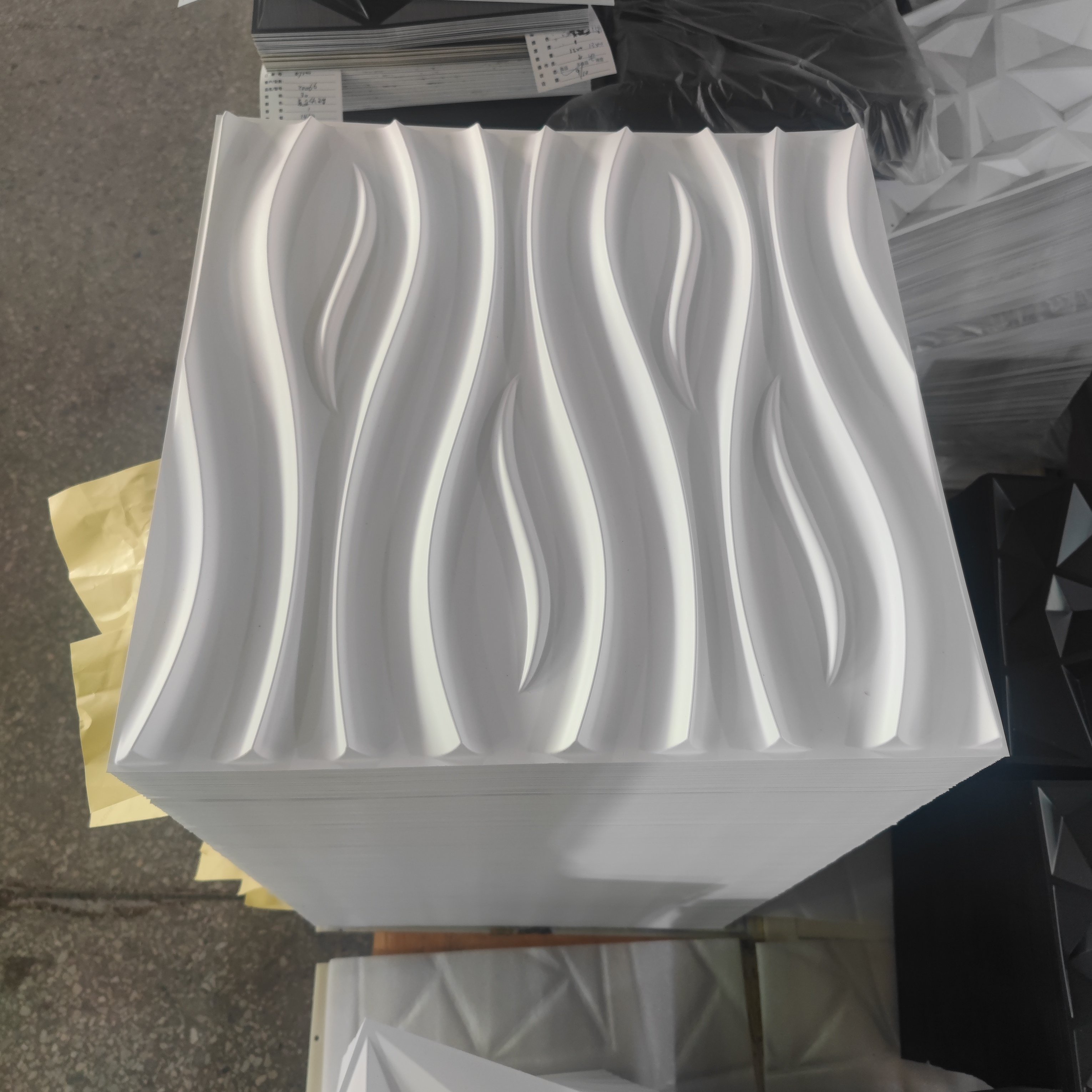 Evrionmental Easy Install Waterproof Pvc Material Mirror 3d Pvc Wall Panel For Interior Decoration