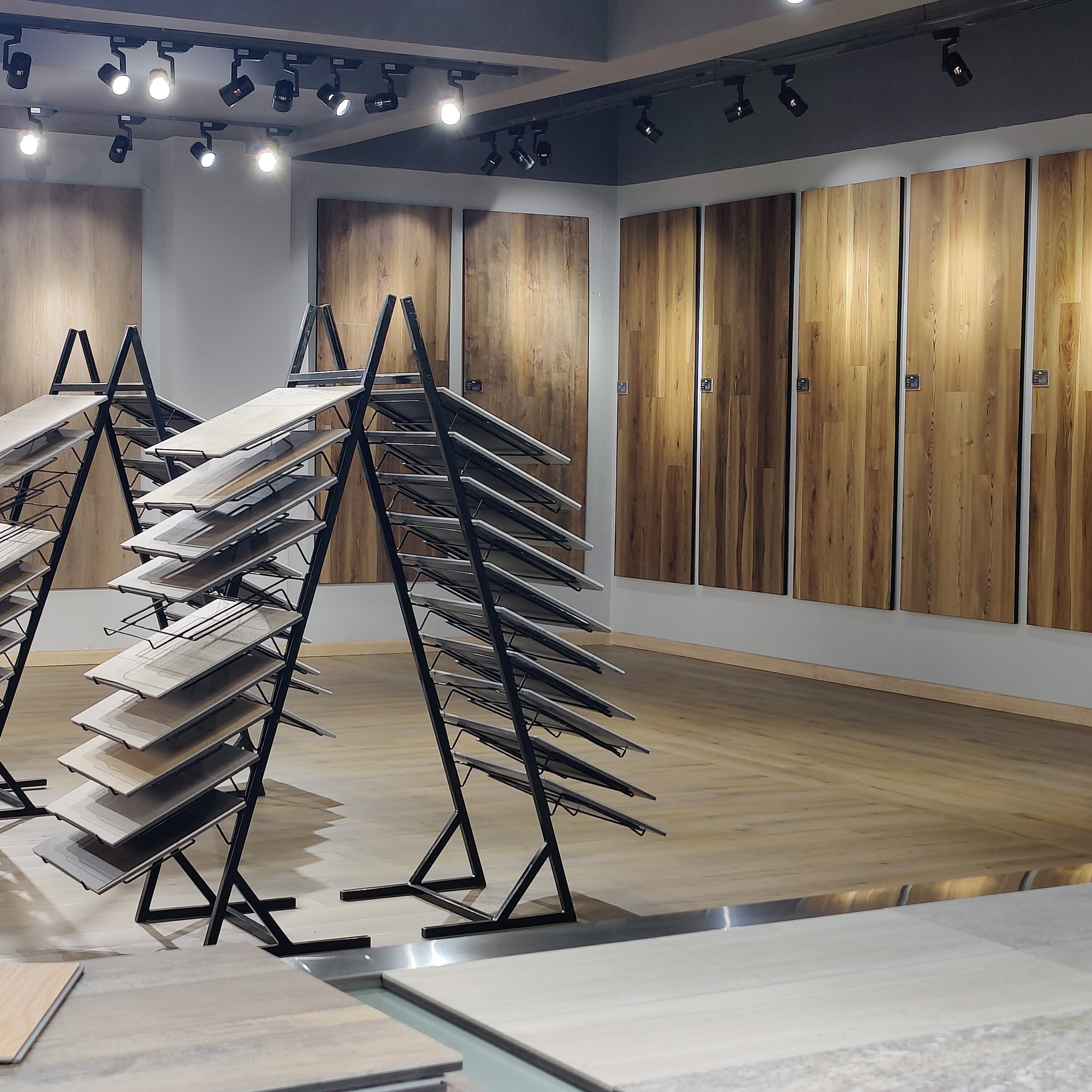 Factory direct sale Luxury Piso de Vinyl Waterproof WPC Plastic Flooring Planks Board