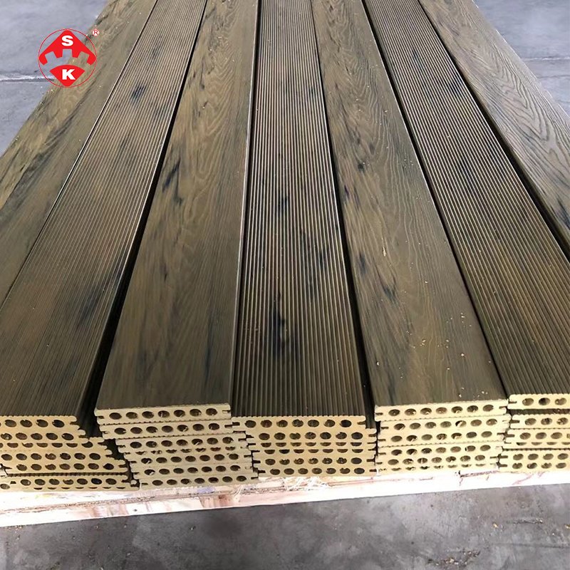 Weather-Resistant Moisture-proof WPC Composite Outdoor Decking Terrace Flooring Tiles/Solid Hard Wood Board Manufacture