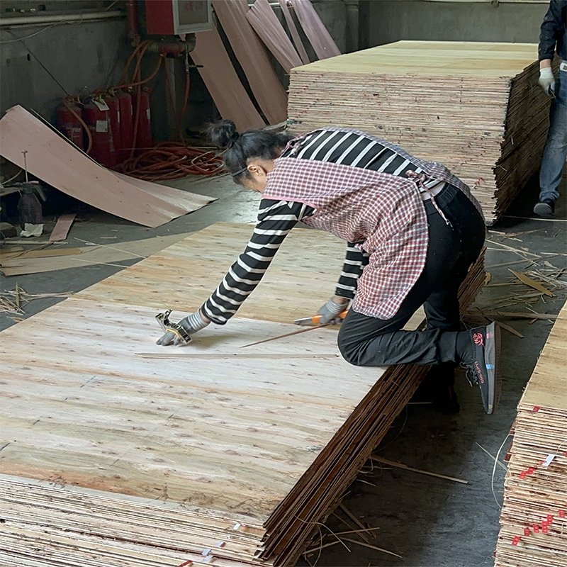 wholesale glossy uv mdf board white melamine mdf 3mm 4mm 5mm 9mm 12mm 15mm 18mm waterproof mdf board