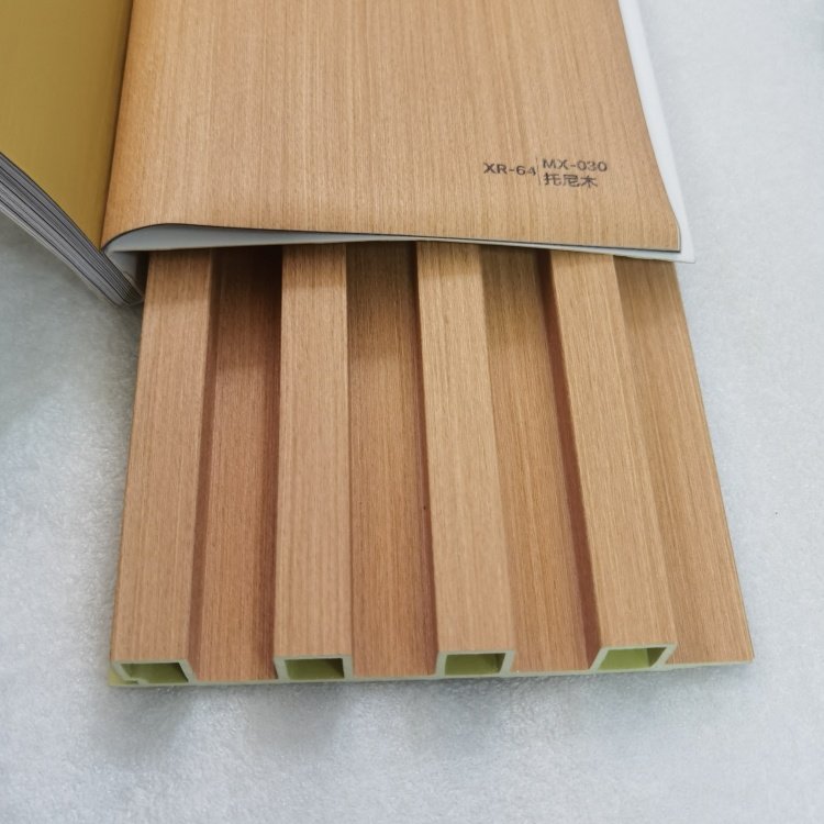 Interior Wood Plastic Composite WPC Panneau Decoration Mural en PVC 3D Fluted Wall Cladding Panel Board