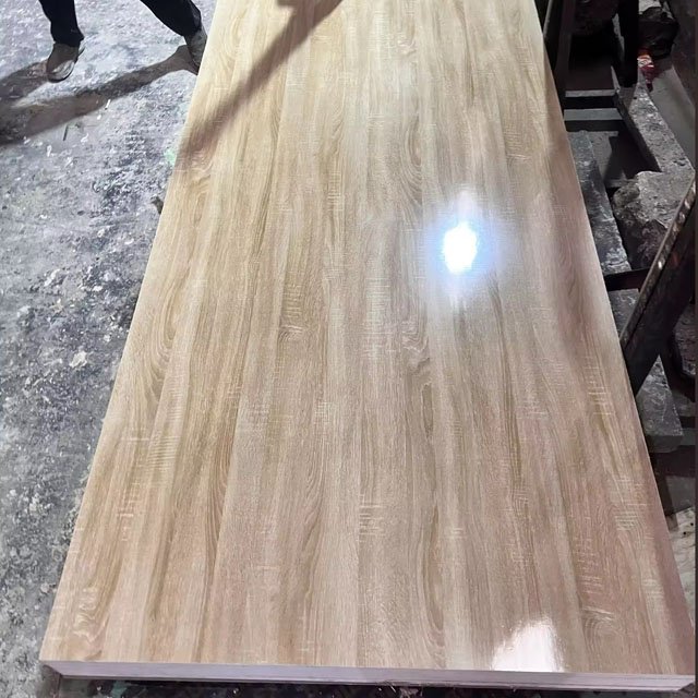 Manufacturer High Glossy 18mm HDF Board Melamine UV Plywood for Home Furniture