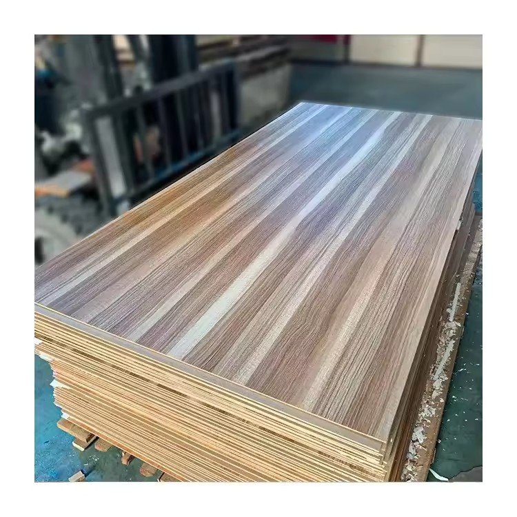 Manufacturer High Glossy 18mm HDF Board Melamine UV Plywood for Home Furniture