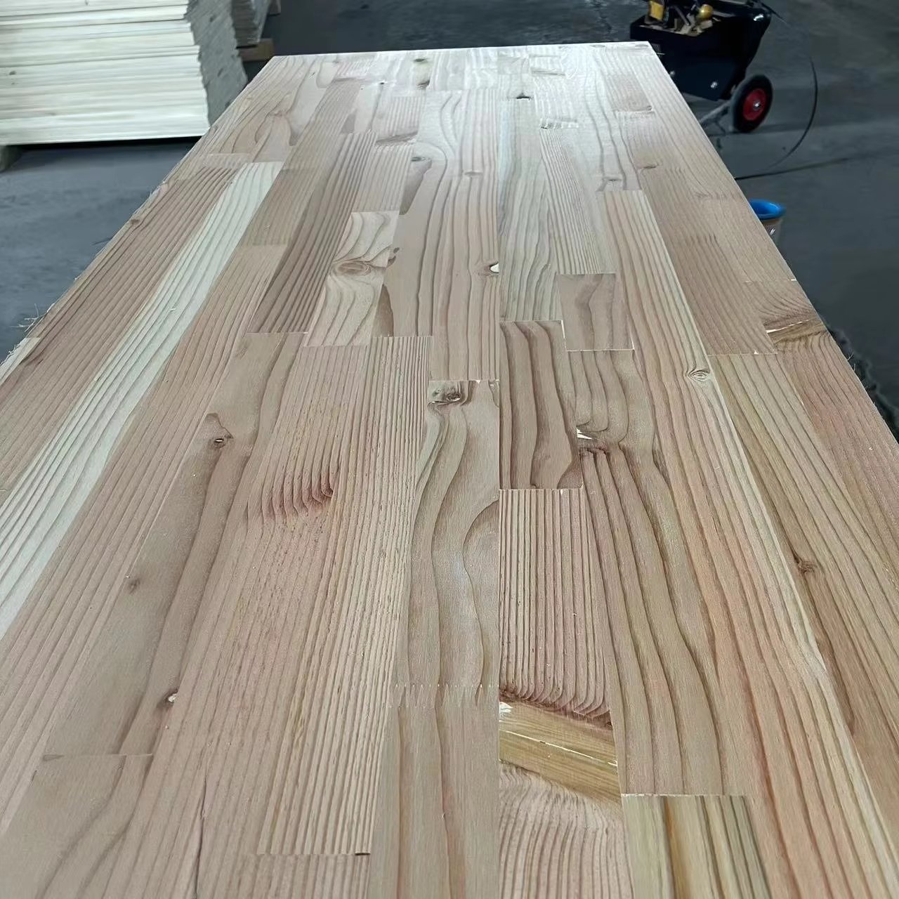 Cheap Solid wood panel 2440*1220*18mm Pine Rubber wood finger joint board for furniture Construction factory direct supply