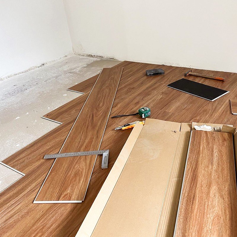 Best Selling Luxury SPC Click Wood Grain PVC LVP Decking 5mm Waterproof Flooring Tile for Indoor and Outdoor Projects