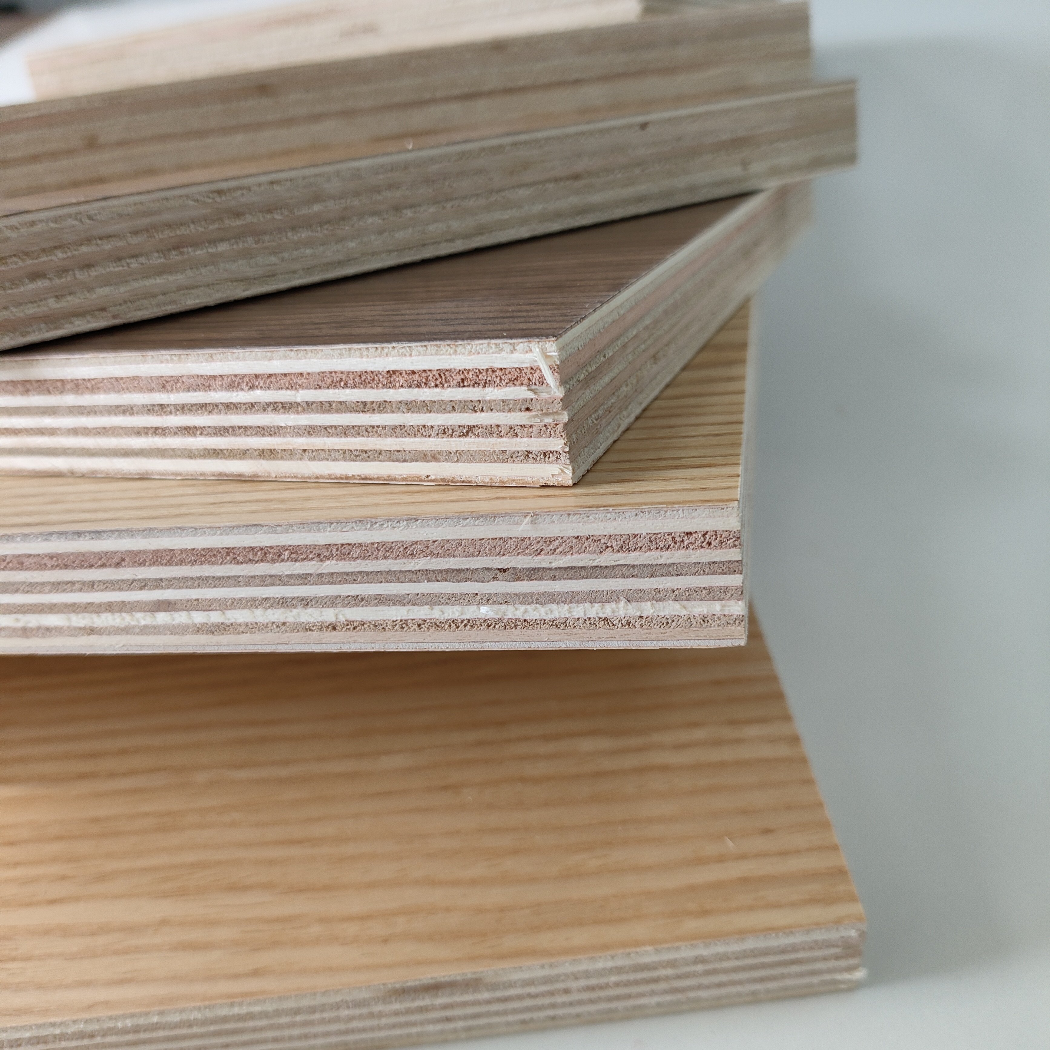 Wholesale high gloss melamine board for concrete formwork