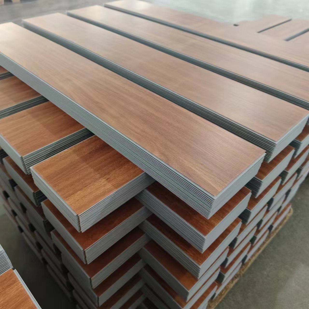 Luxury PVC Vinyl Floor Board Hotels Hospitals 5mm 7mm Thick Easy Click Installation Plastic Indoor Flooring