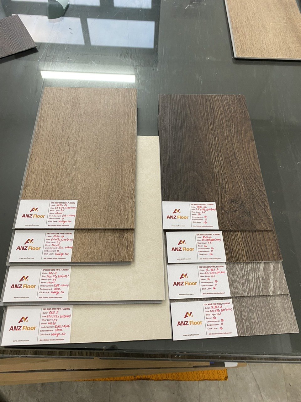Factory Price SPC Flooring Non-Slip Vinyl Plank with Interlocking Click Lock PV Marble Design Style for Indoor Use for Garages