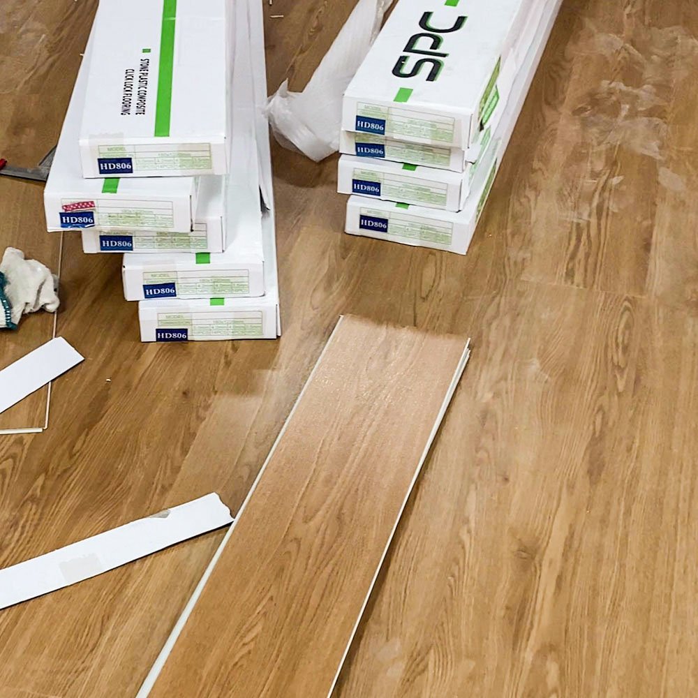 Vietnam Hot Sale Free Sample Luxury Interior 4mm/5mm click Lock rigid pvc floor waterproof plastic tile vinyl board Spc floor