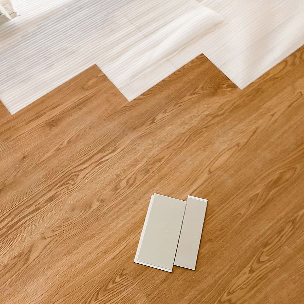 Vietnam Hot Sale Free Sample Luxury Interior 4mm/5mm click Lock rigid pvc floor waterproof plastic tile vinyl board Spc floor