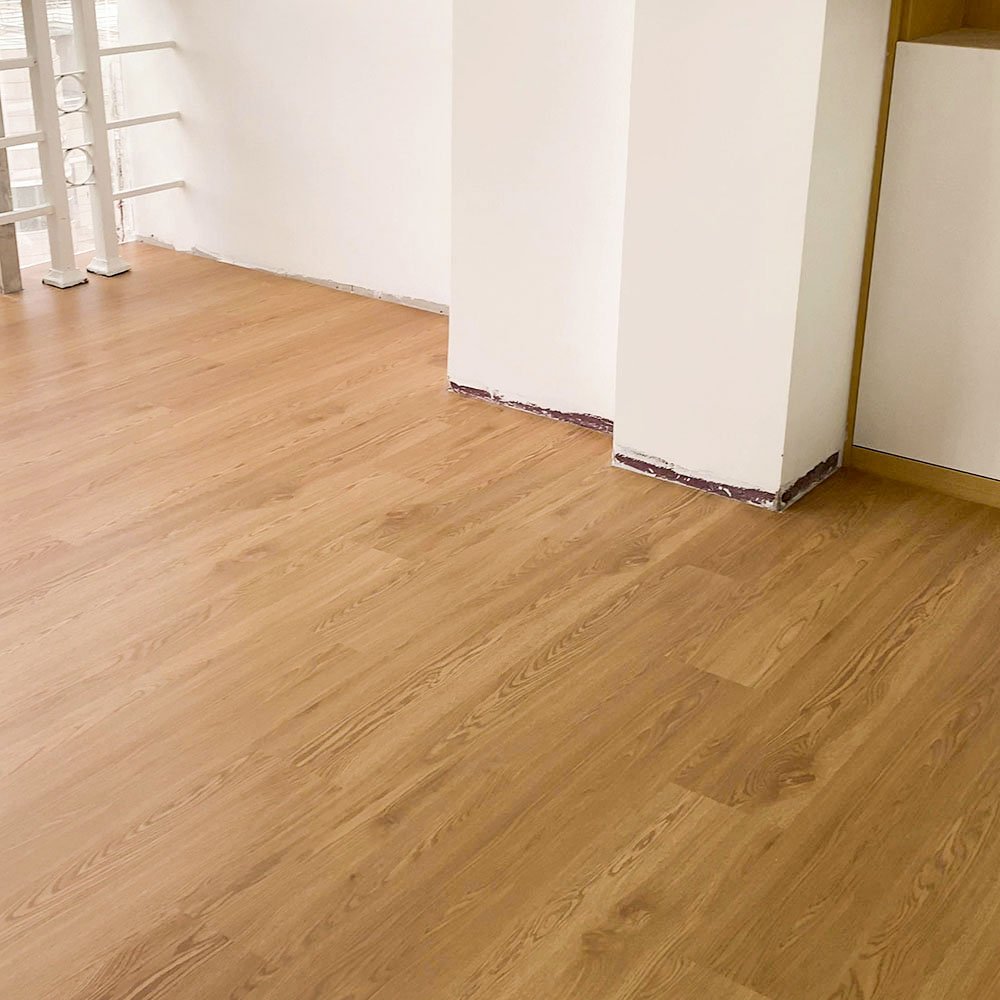 Vietnam Hot Sale Free Sample Luxury Interior 4mm/5mm click Lock rigid pvc floor waterproof plastic tile vinyl board Spc floor