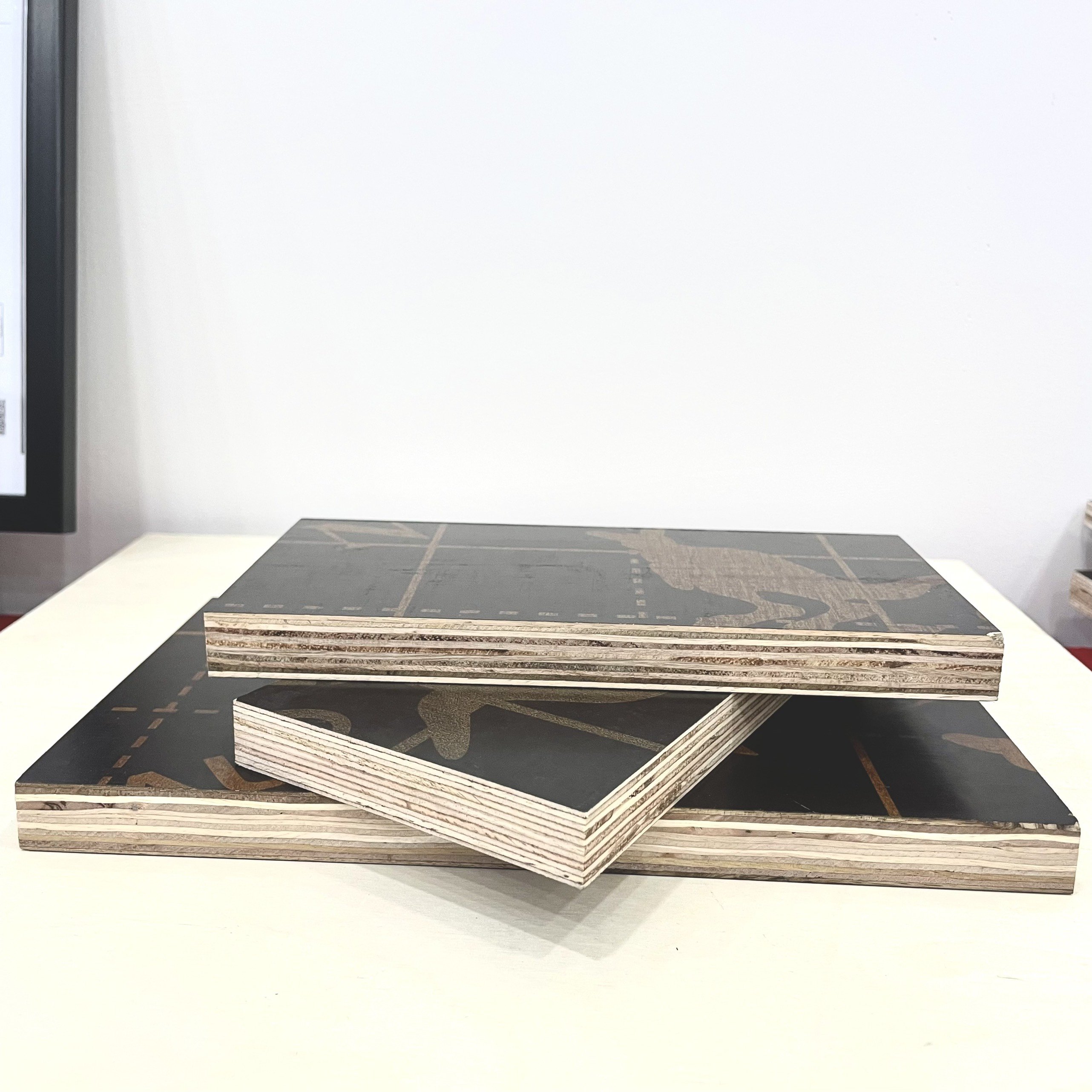 18mm Waterproof Film Faced Plywood for Construction Industrial Wooden Decking E1/E2 Other Boards for Formwork Floor Covering