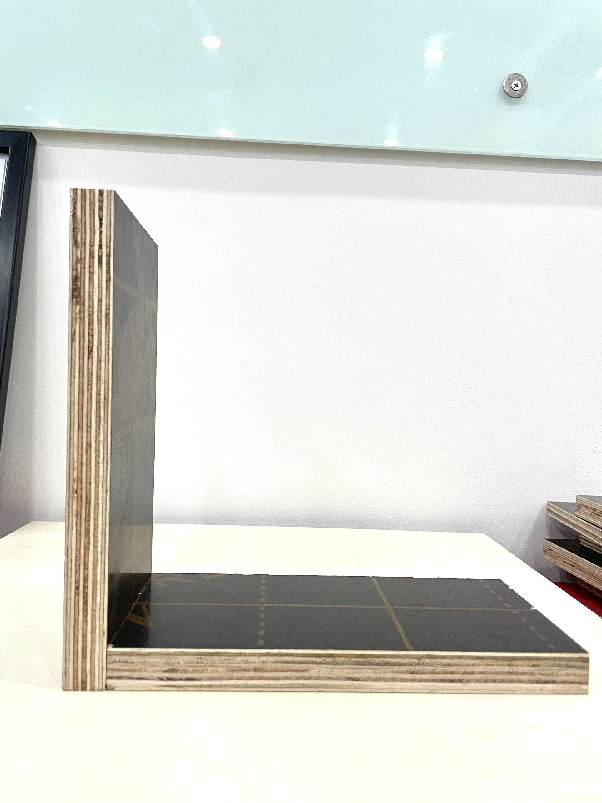 18mm Waterproof Film Faced Plywood for Construction Industrial Wooden Decking E1/E2 Other Boards for Formwork Floor Covering