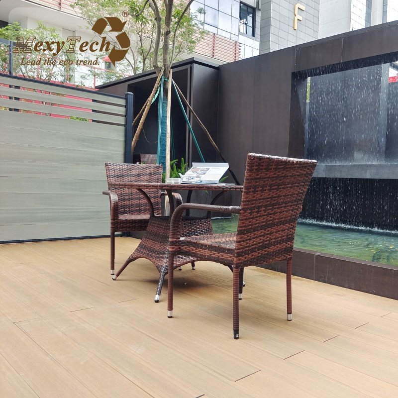 Original Design Onsite Training No Grooved Deck Board Wood Plastic Composite Seamless Decking