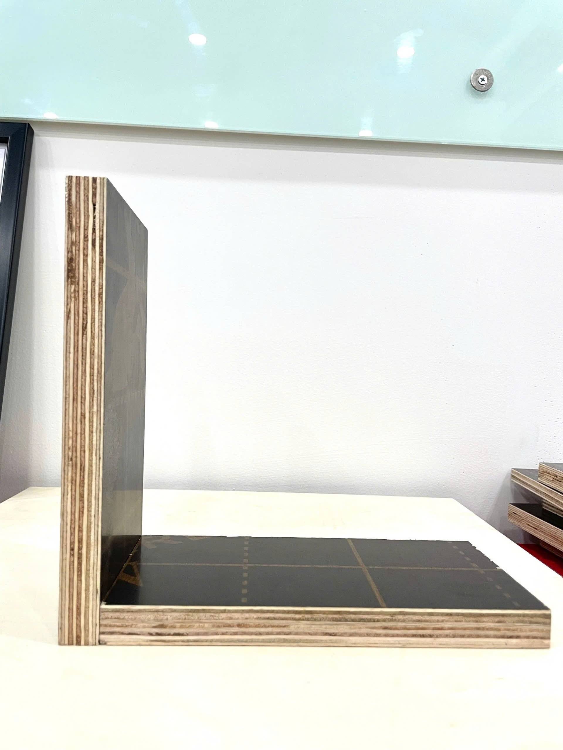 Birch E1 E2 Waterproof Hardwood High Quality Film Faced Plywood 1220 x2440 18mm Construction Formwork Industrial Veneer Boards