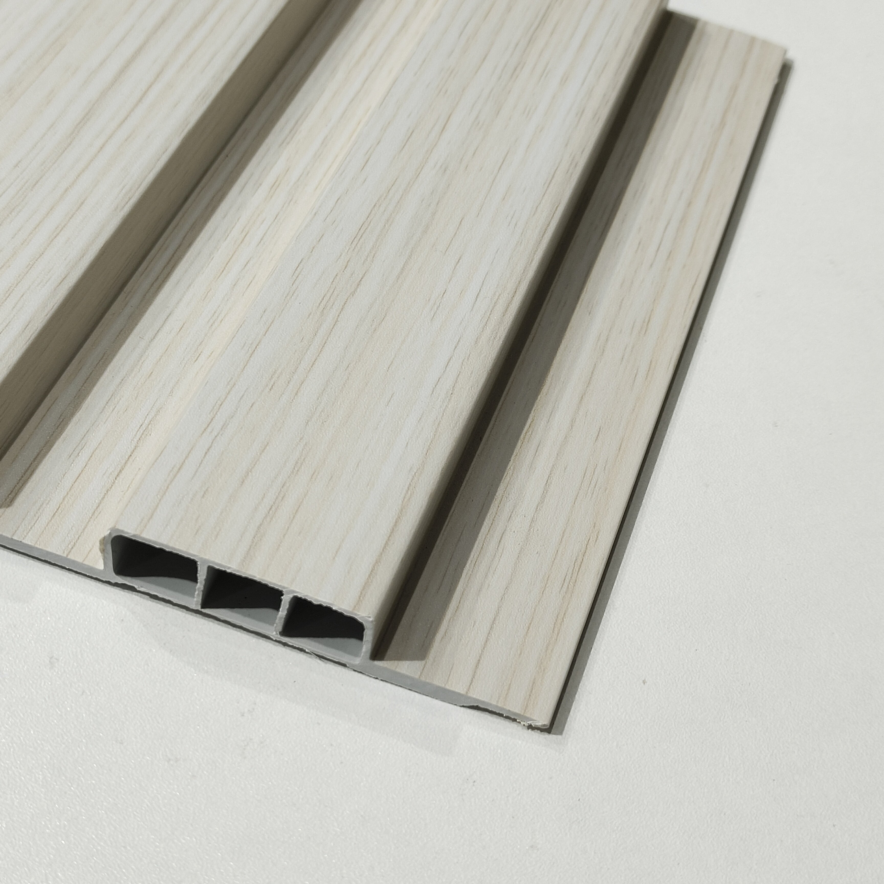 New Material White Board Fluted WPC Ceiling Wall Panel Cladding Pared WPC
