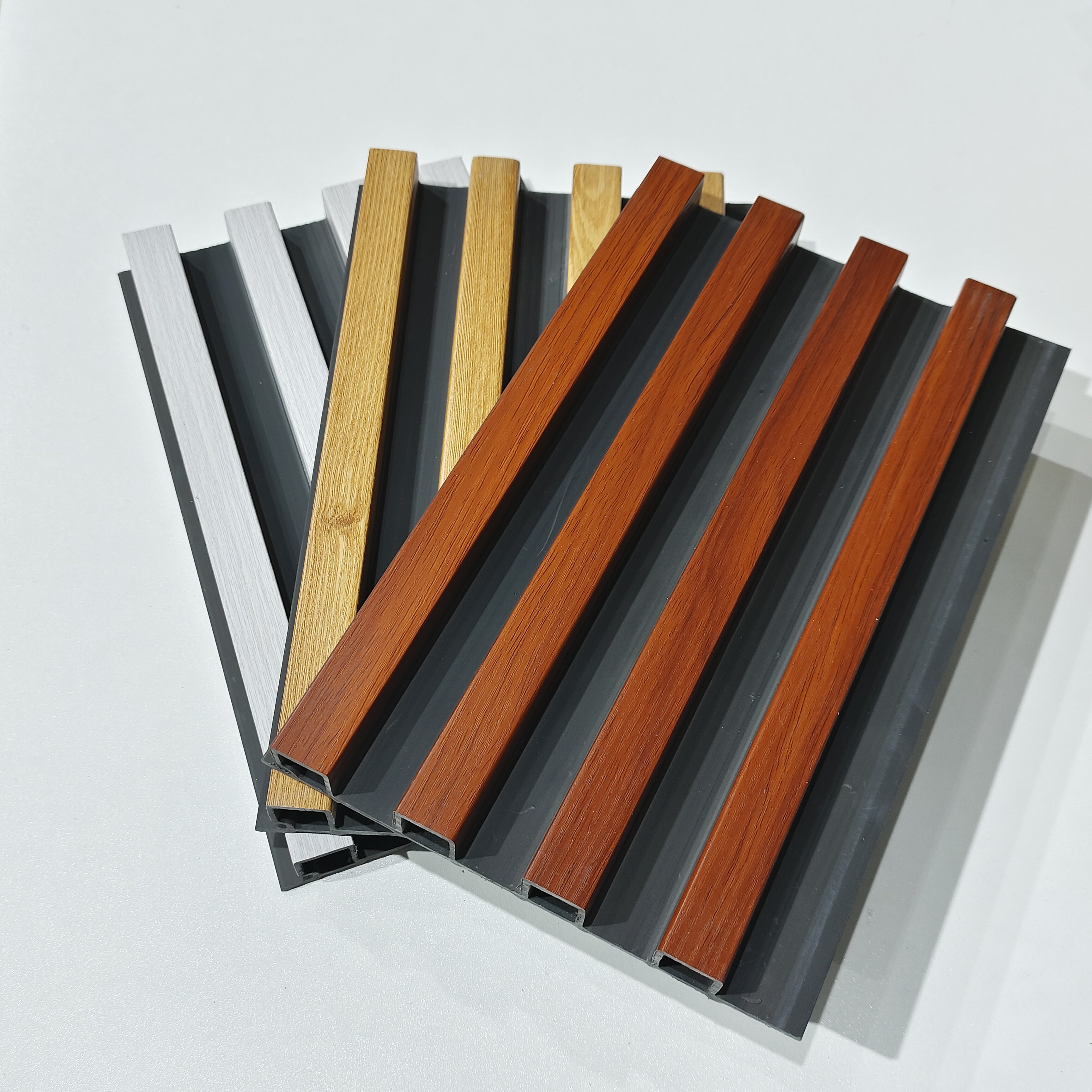 New Material White Board Fluted WPC Ceiling Wall Panel Cladding Pared WPC