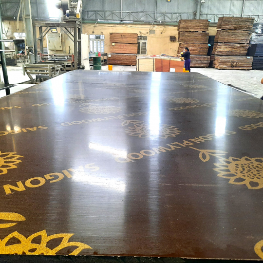 9mm Film Faced Plywood 1220 x2440 Construction Formwork Industrial 18mm Waterproof Hardwood E1 E2 Wooden Decking Cover Boards