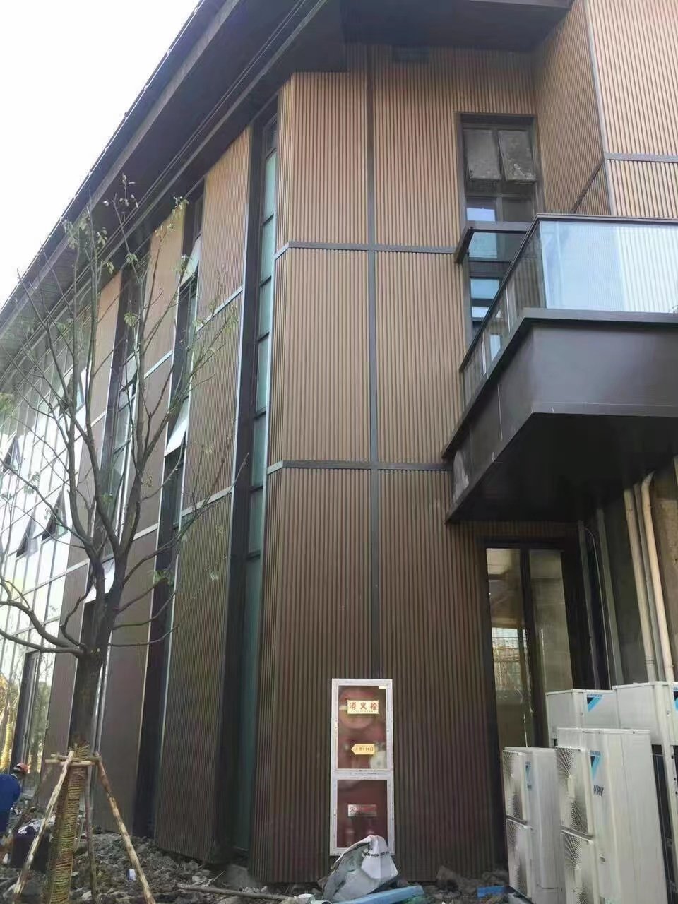 Factory Prices Outdoor Durable Wood Plastic Composite Panel WPC Wall Cladding water proof WPC wall panel for exterior wall decor