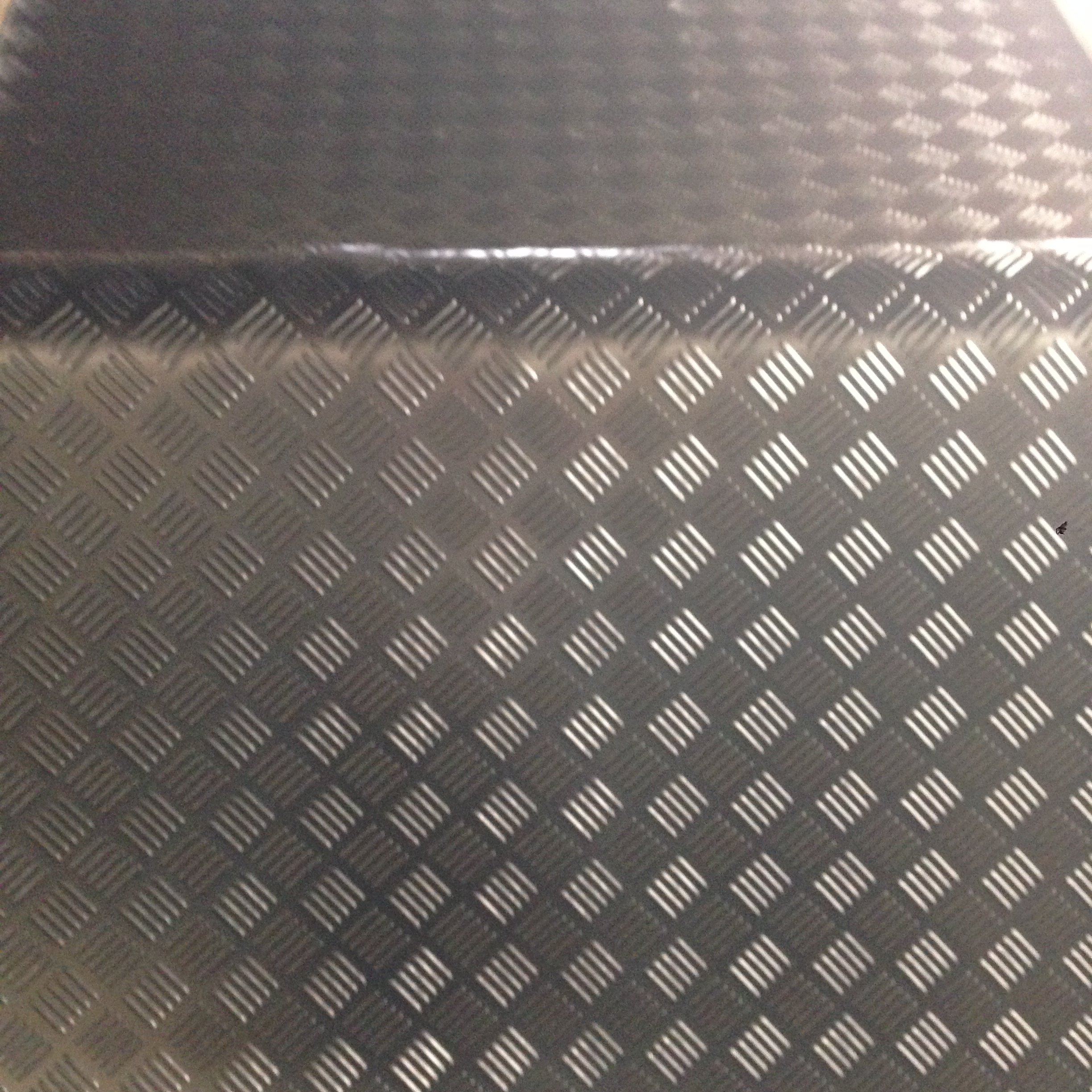 2~5mm Waterproof fireproof Outdoor safety checker 5 bar floor soft PVC board polyvinyl chloride plate Non slip flooring