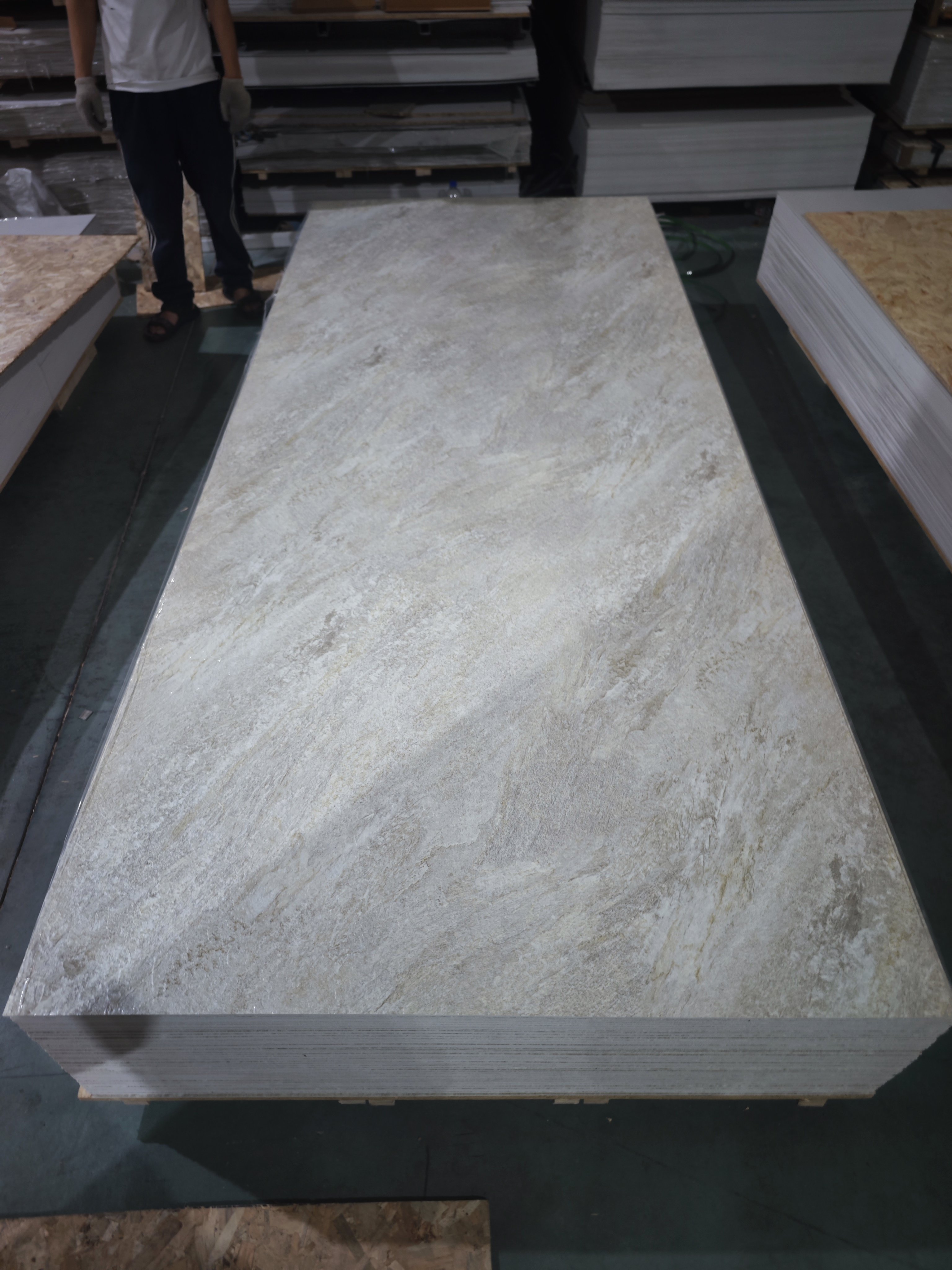 China Manufacturer 1220x2440mm High Glossy PVC Marble Sheet for Interior Wall Panel
