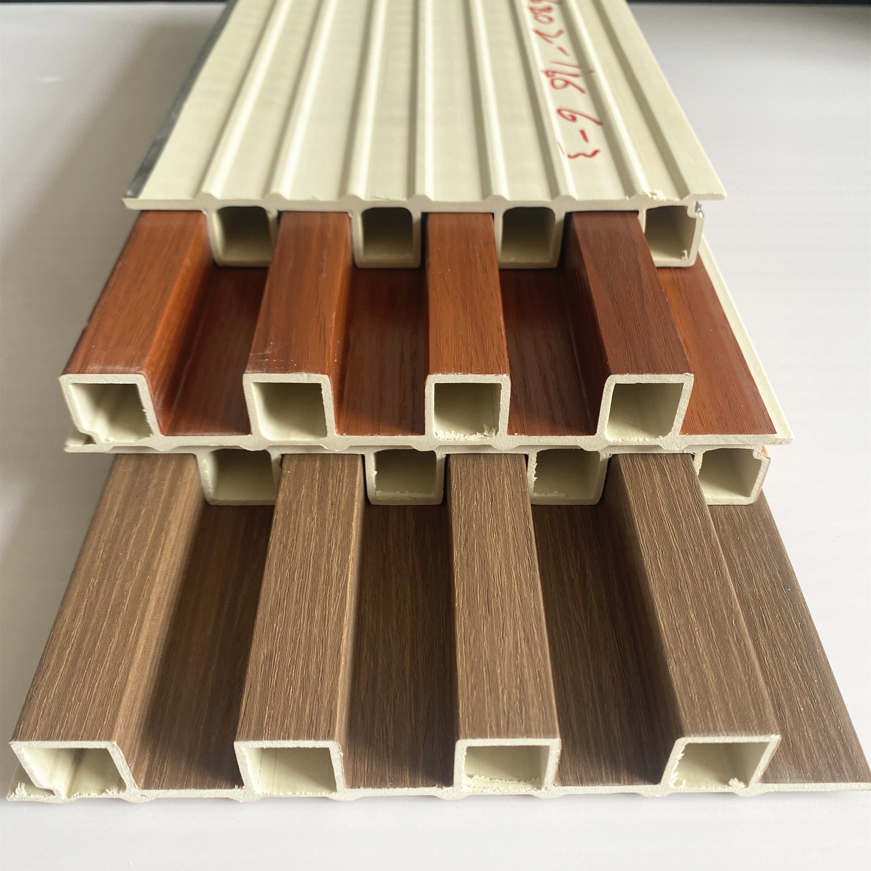 Manufacturer Wooden Grains Laminated Pvc WPC Wall Cladding Board Home interior WPC Fluted Wall Panel