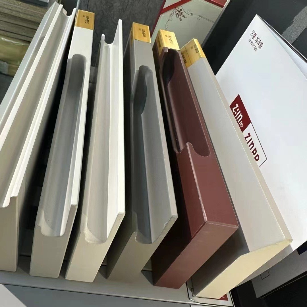 High Quality 18mm White PET Laminated Poplar Particleboard E0 Moisture-Proof for Furniture in Apartments-Factory Direct Sales