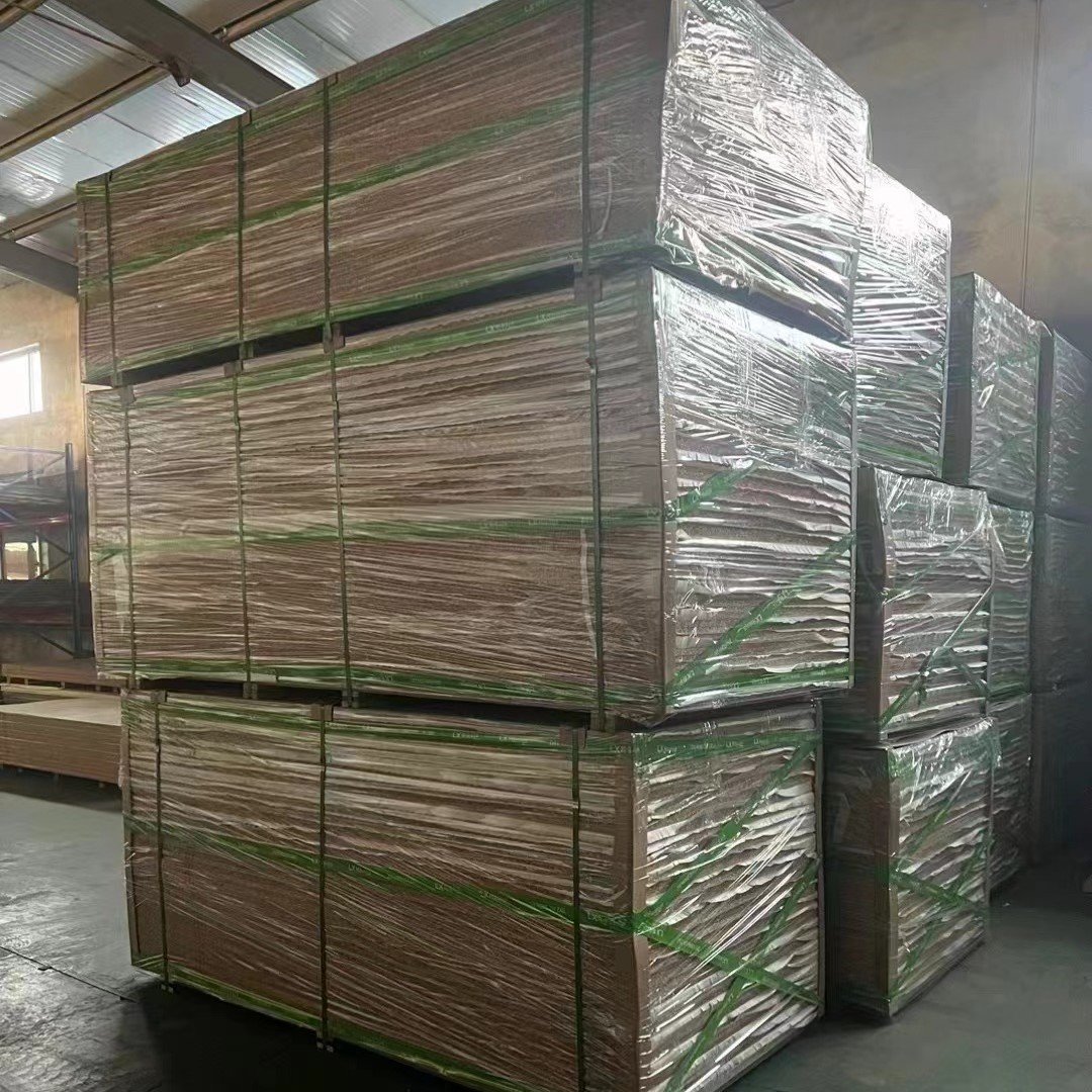 High Quality 18mm White PET Laminated Poplar Particleboard E0 Moisture-Proof for Furniture in Apartments-Factory Direct Sales