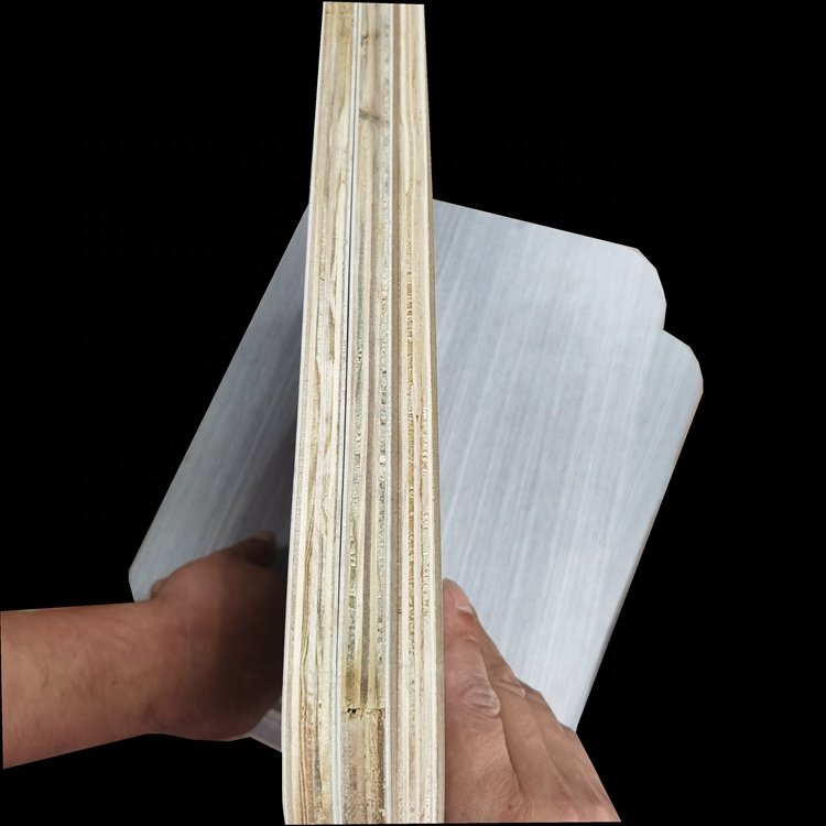 Hot selling 18mm waterproof melamine laminated plywood for furniture construction wall board