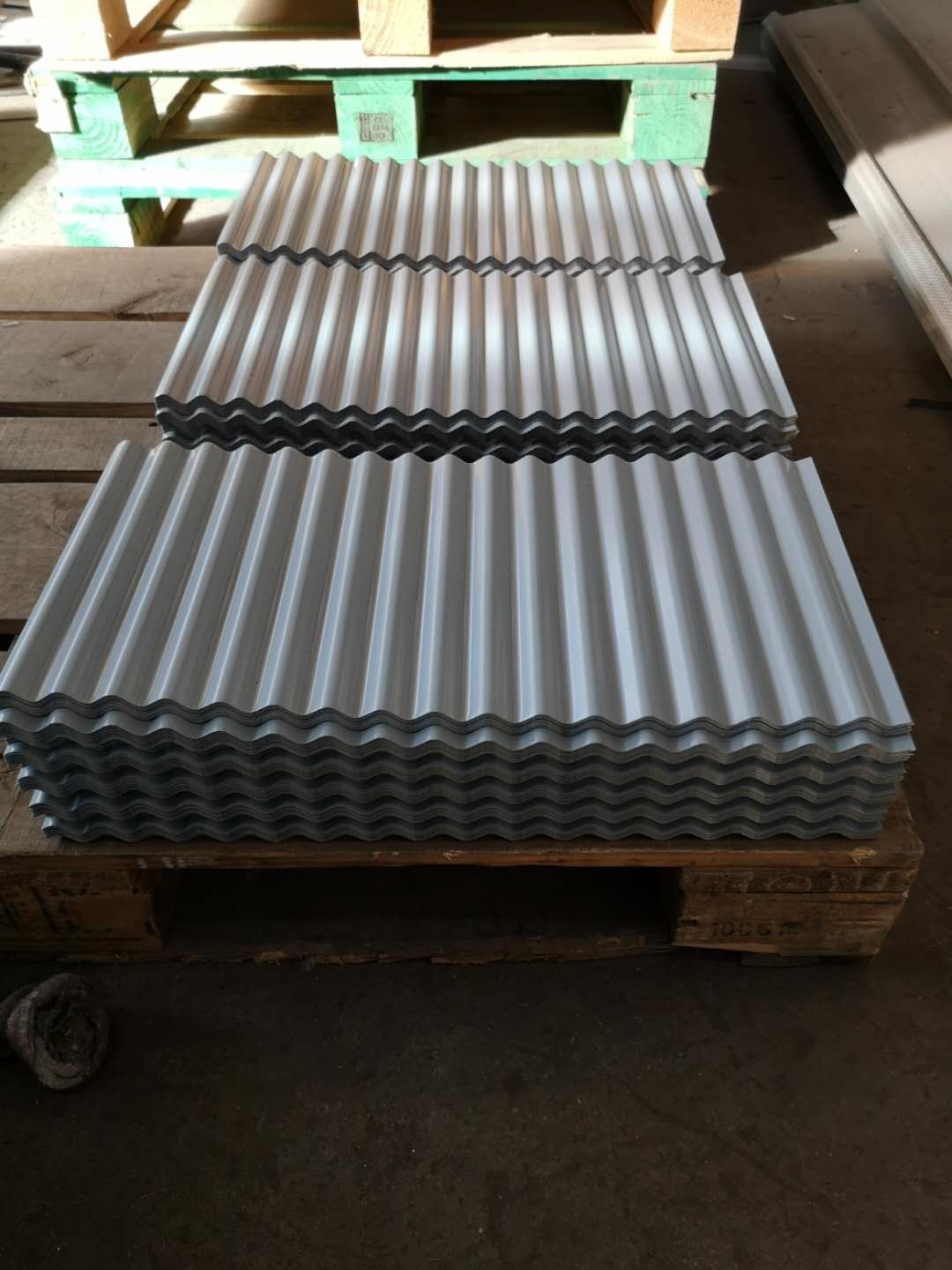 Color steel plate, wall panel, corrugated board, arch board, honest management, sturdy and durable
