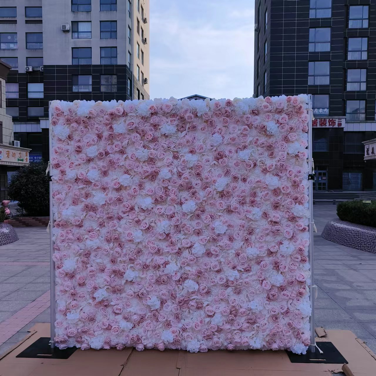 EG-S1001 Cheap Decorative Wedding Decor 3d White Pink Rose Artificial Silk roll Up Flower Wall Panel Backdrop
