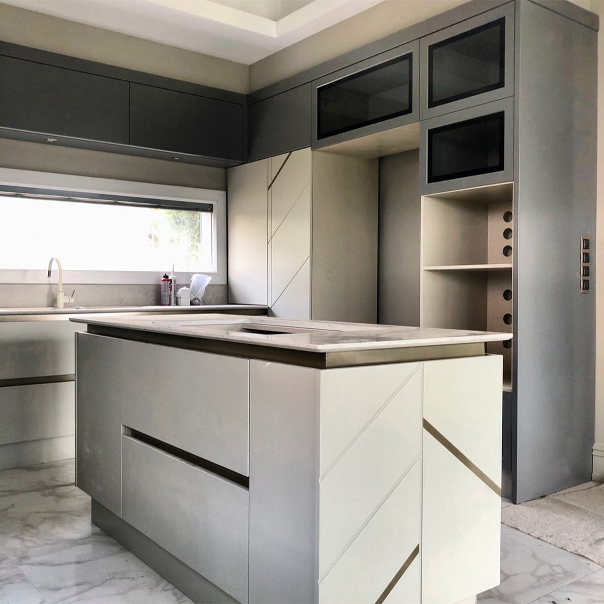 Verified Gold Supplier's Modern Kitchen Cabinet Solid Wood Furniture Apartment Total Solution OEM Laminated Sheet Panel MDF