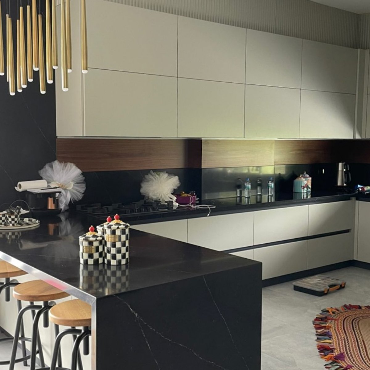 Verified Gold Supplier's Modern Kitchen Cabinet Solid Wood Furniture Apartment Total Solution OEM Laminated Sheet Panel MDF