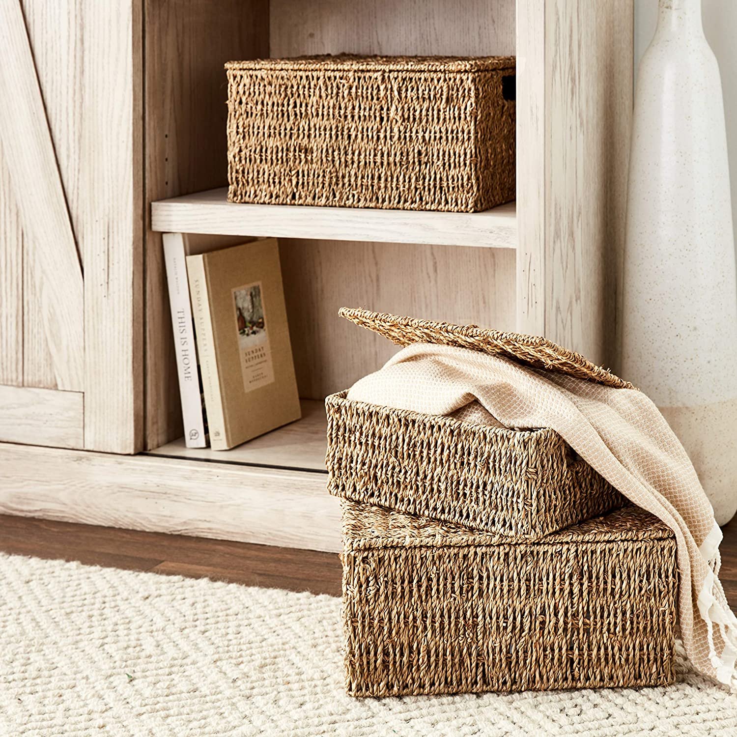 Hot Selling Handmade Basket for Home Decoration Straw Storage Bin Seagrass Woven Basket With Handle Rattan Basket Seagrass