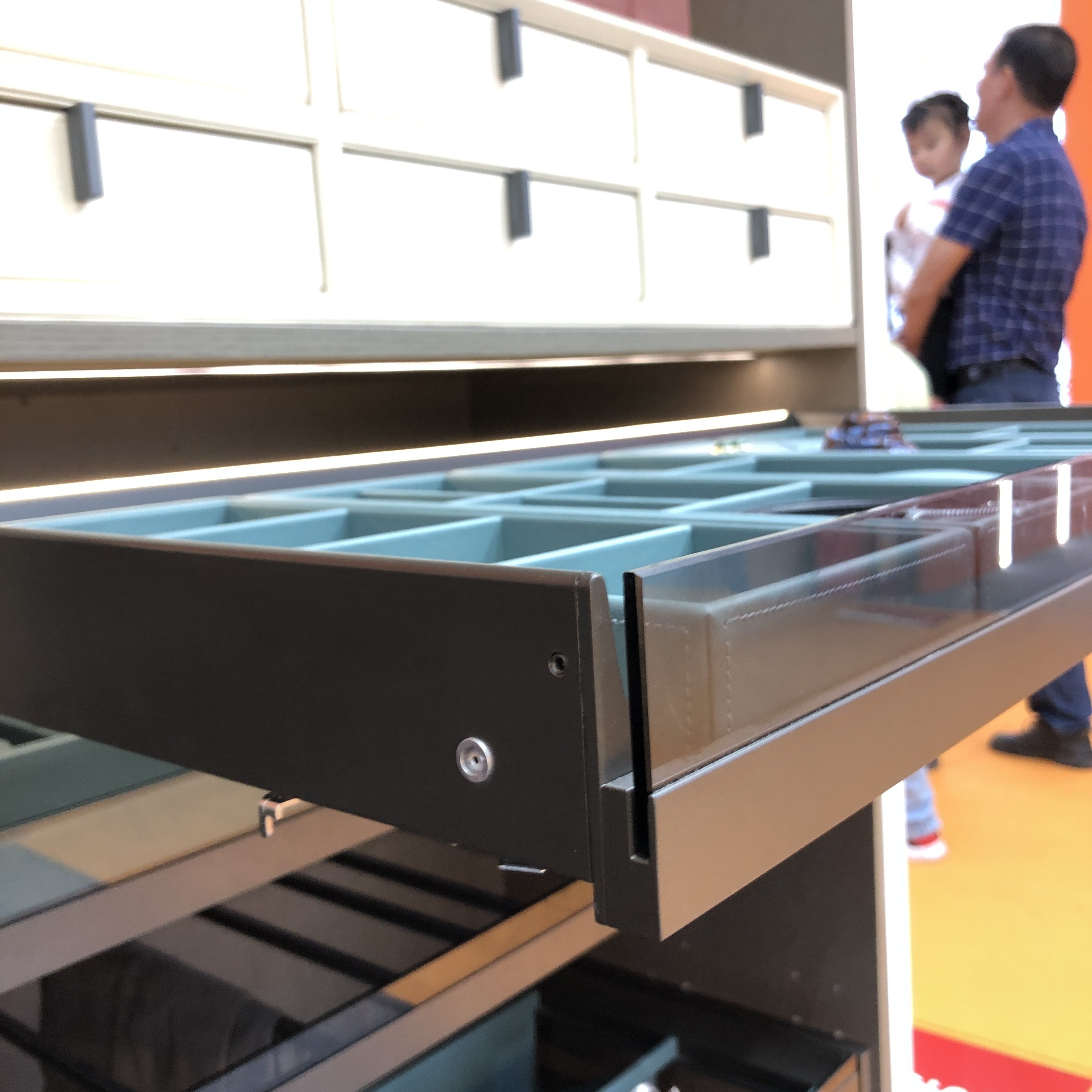 CEHNHF pull Out Glass Basket&Push To Open Softclose Drawer