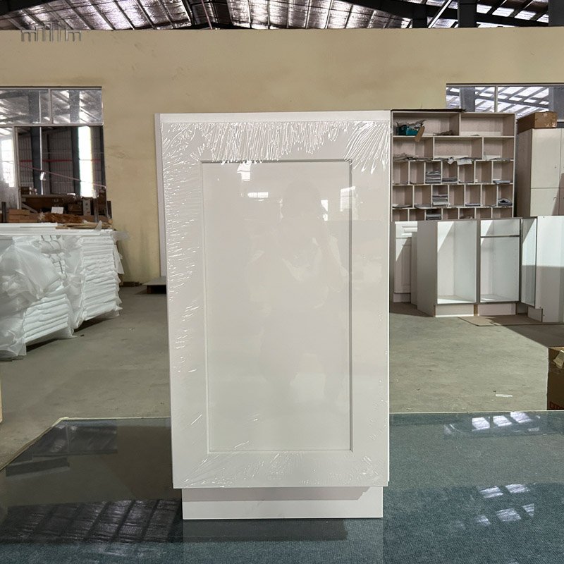 USA Spray Paint Modern Ready To Assemble Solid Wood Base White Shaker Kitchen Storage Cabinet for Kitchen