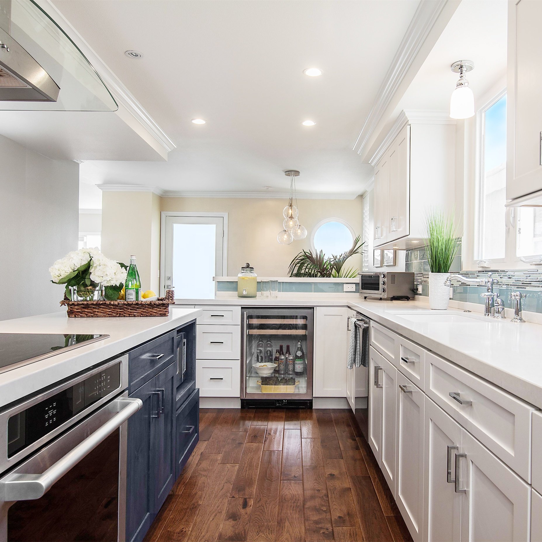 Most popular stronger resistance to moisture shaker style kitchen cabinet for villa apartment kitchen renovation