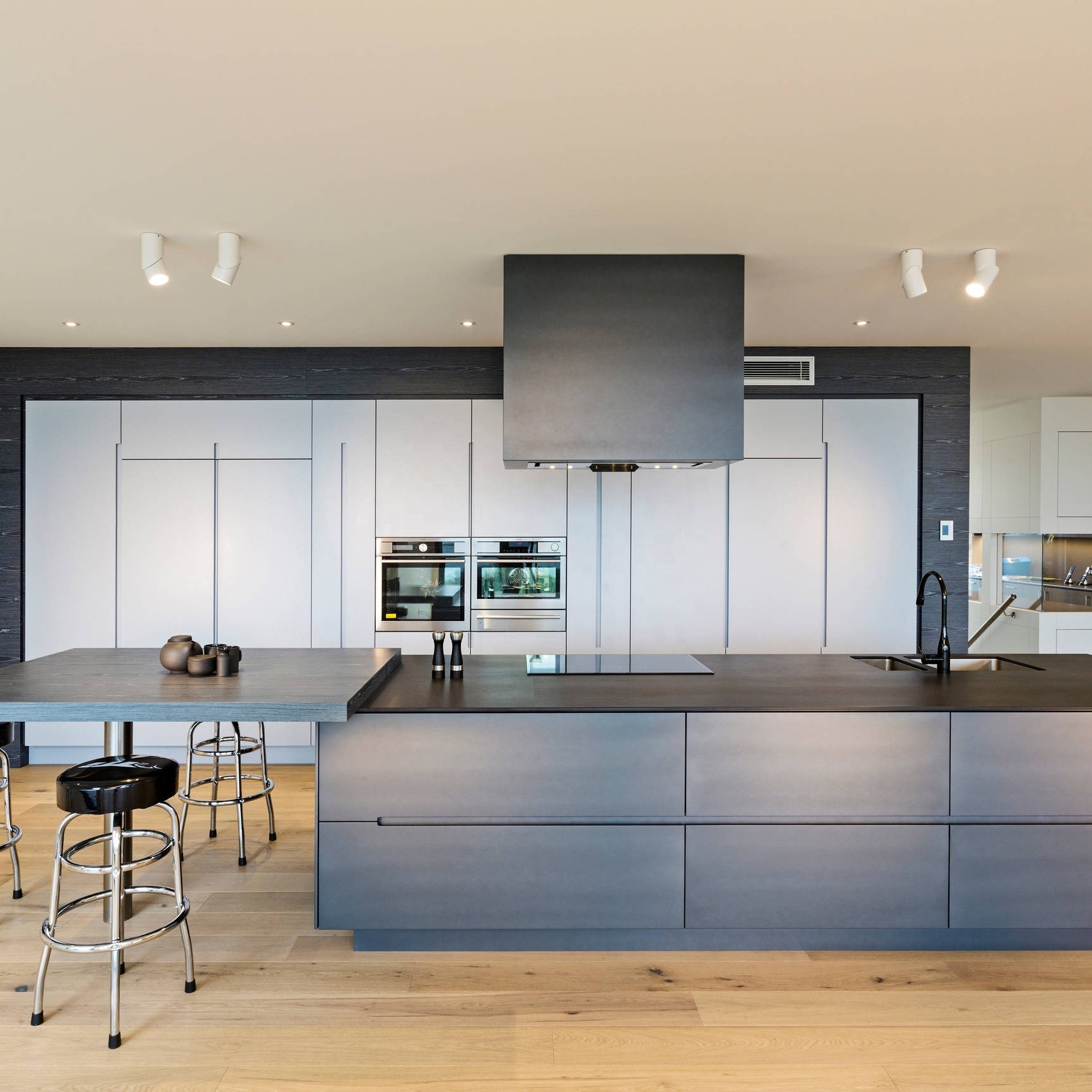 Luxury High Gloss Shaker Light Gray Complete Kitchen Set Furniture Modular Custom RTA Modern Wood PVC Kitchen Cabinets