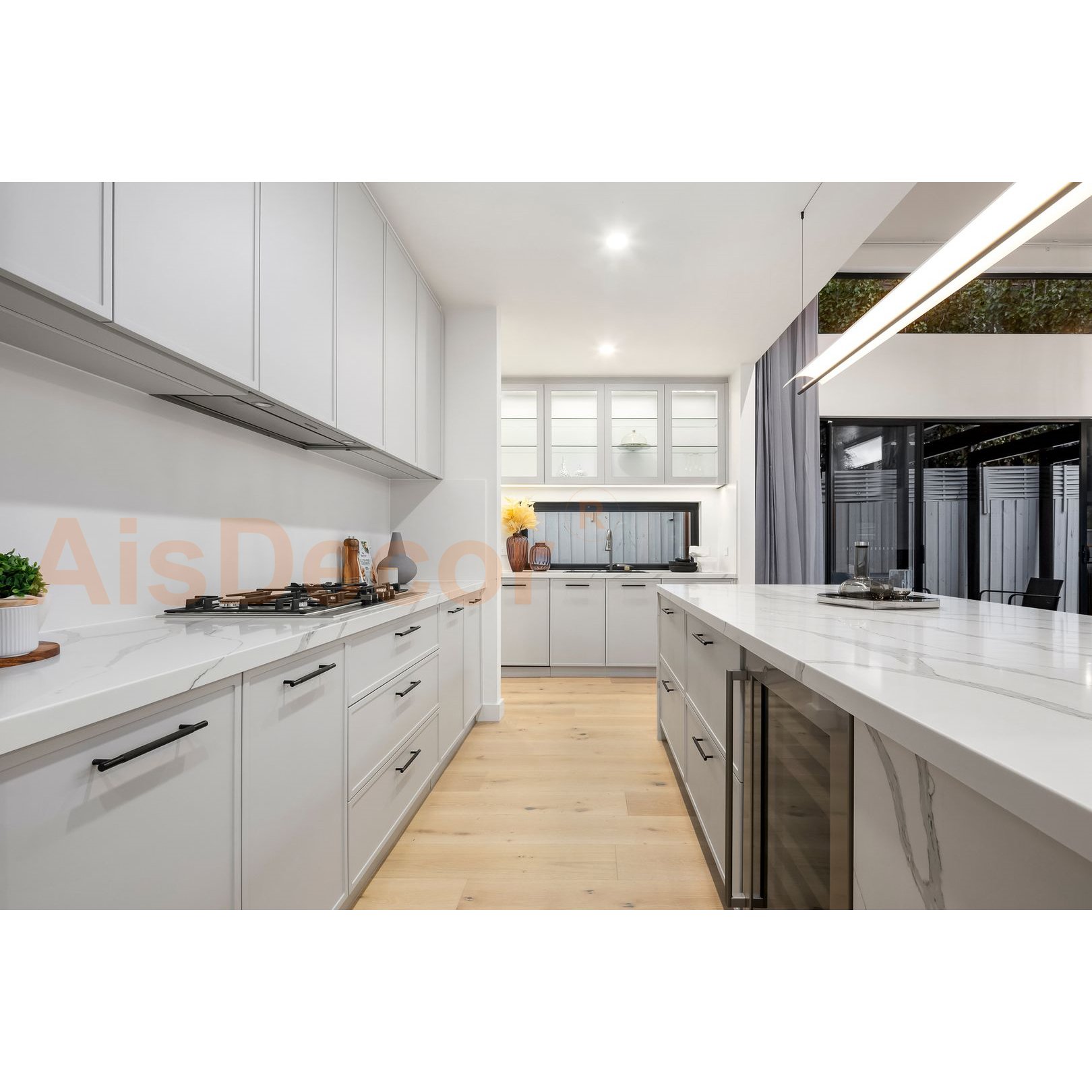 Modern American Standard Large Custom Design Flat Pack White Shaker Style Kitchen Cabinet with Backsplash and Drawer Basket