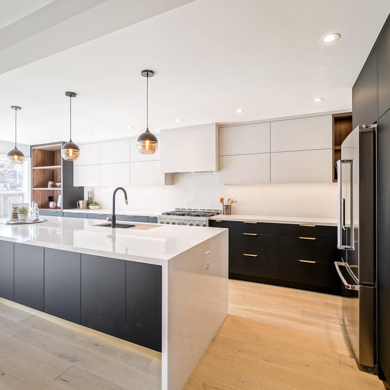 Quick delivery luxury furniture cabinetry custom 3D model designer solid wood matte kitchens with islands designs cabinets