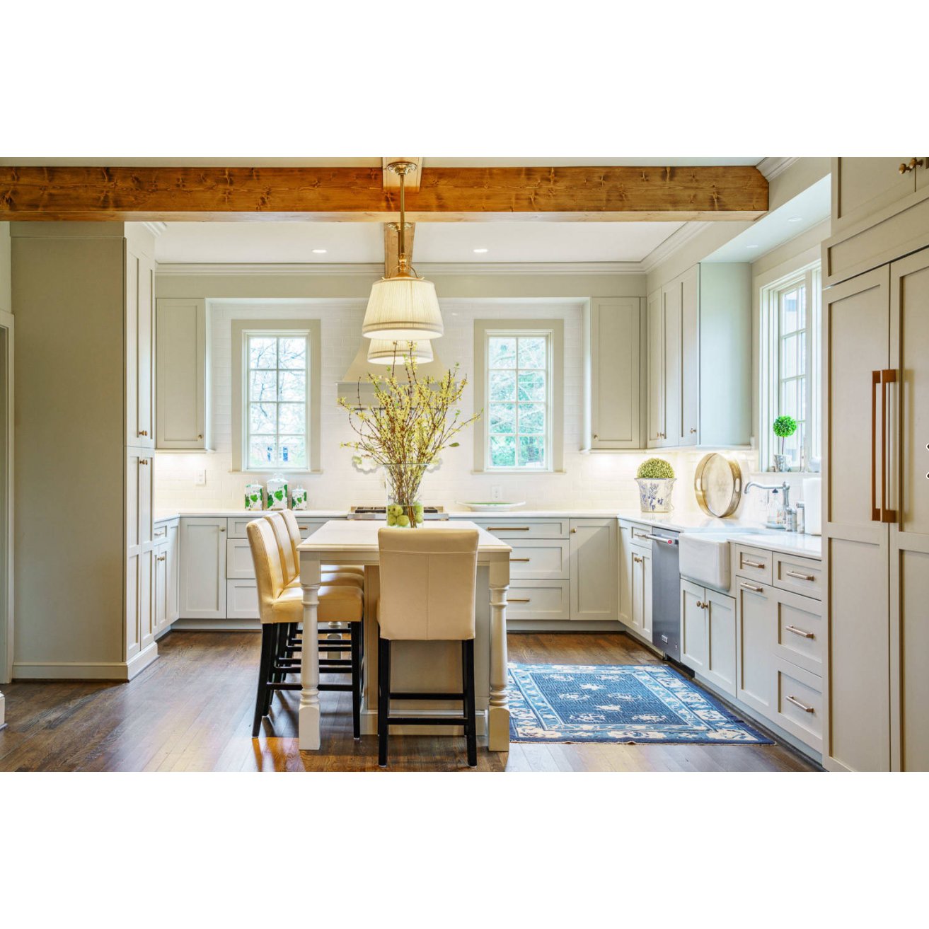 Modern European Style Classic DesignTop Shaker Style Solid Wood Kitchen Cabinet with Sink Hinge Faucet Drawer Basket